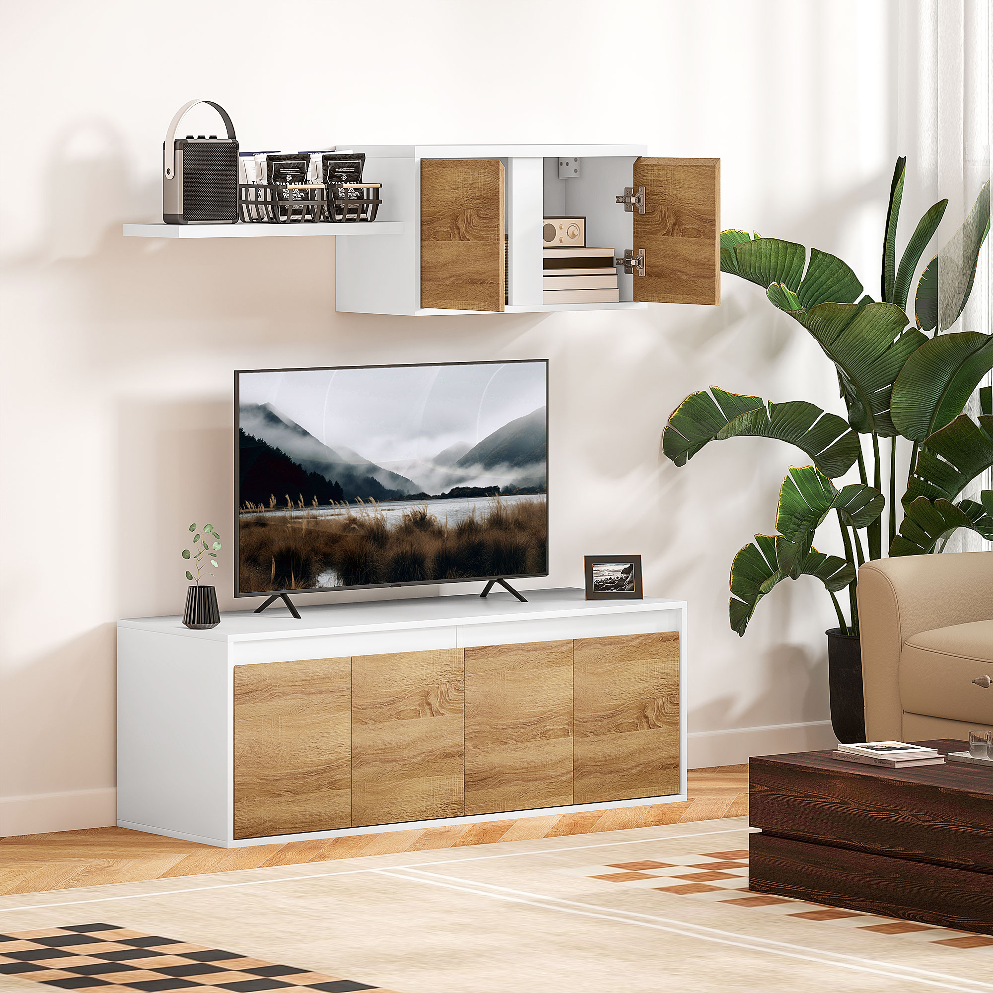 Soggiorno con mobile TV, mensola a muro, televisore, grande pianta e tavolino scuro.