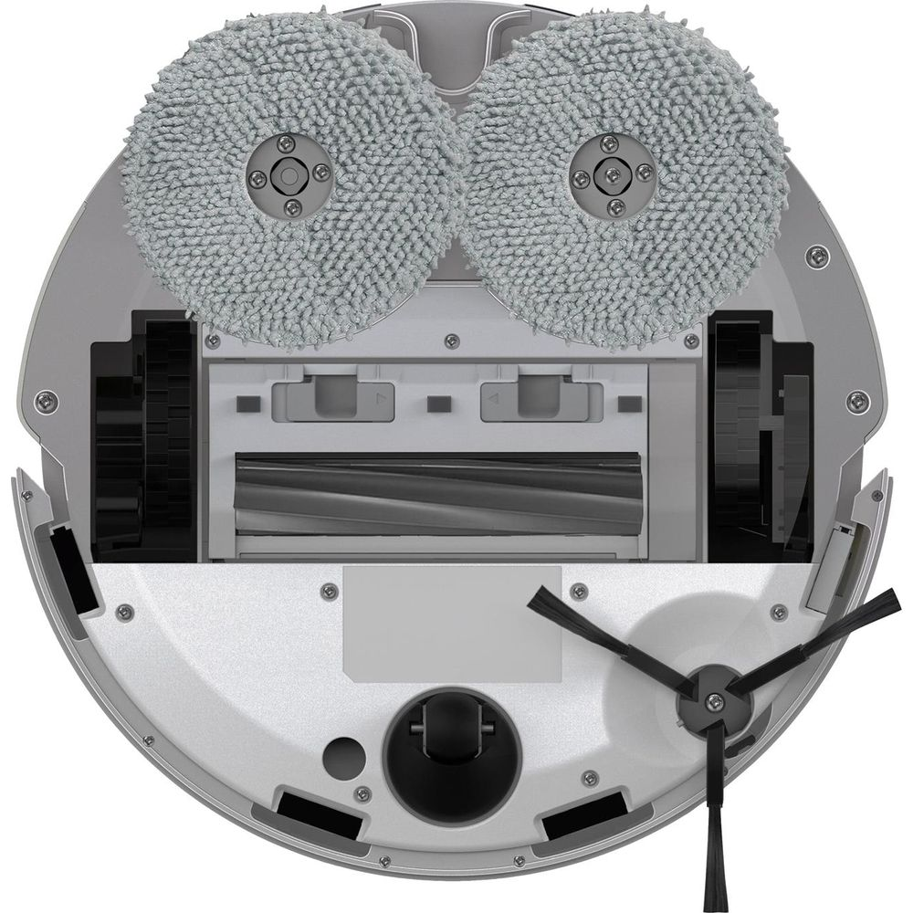 La parte inferiore di un robot aspirapolvere grigio mostra due panni rotondi, una spazzola principale, ruote e una laterale.