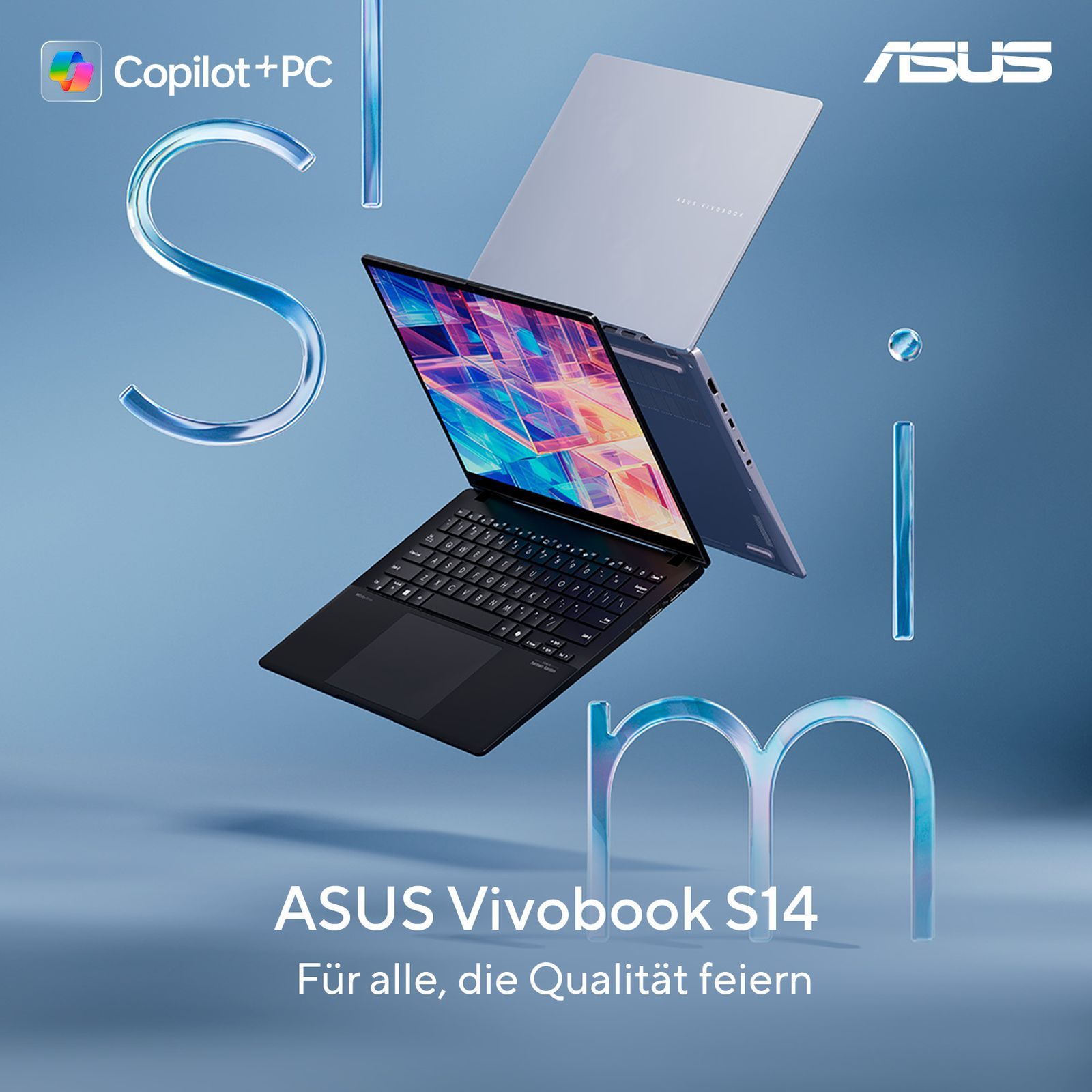 ASUS Vivobook S14 Laptop schwebt vor blauem Hintergrund mit glänzenden, transluzenten 3D-Buchstaben 'slim'.