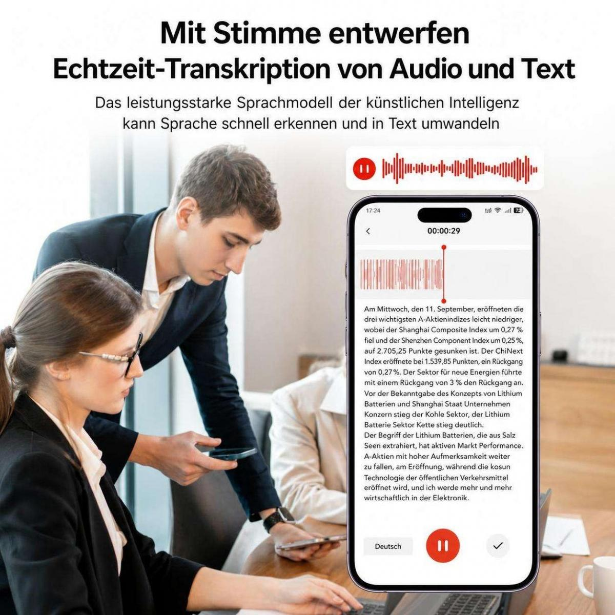 Zwei Büroangestellte prüfen ein Smartphone mit deutscher Texttranskription von Audio, mit Überschrift.