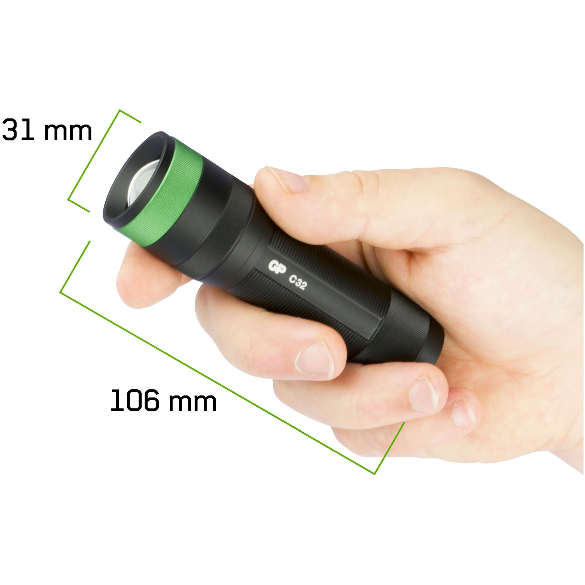 Eine Hand hält eine schwarz-grüne Taschenlampe mit Maßangaben von 31 mm und 106 mm.