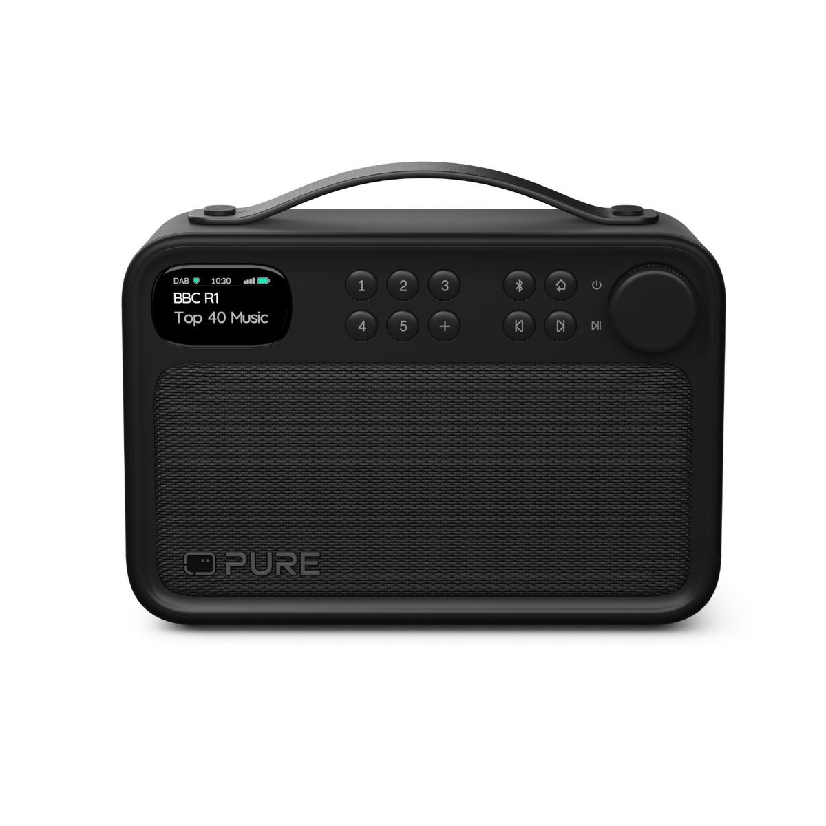 Una radio DAB portátil negra con pantalla digital, botones numéricos, control de volumen y asa sobre fondo blanco.