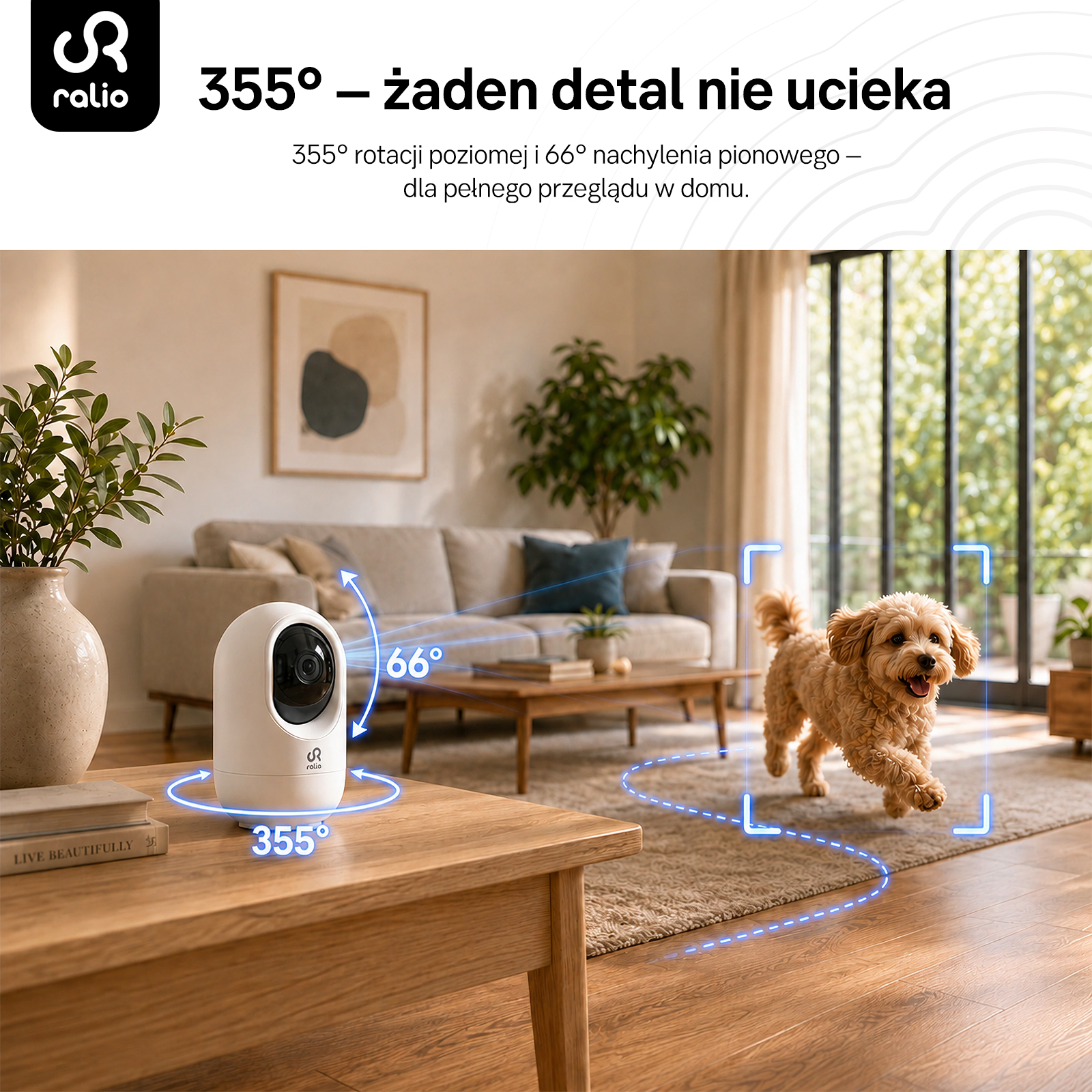 Biała kamera monitoringu na drewnianym stole śledzi małego psa w salonie.