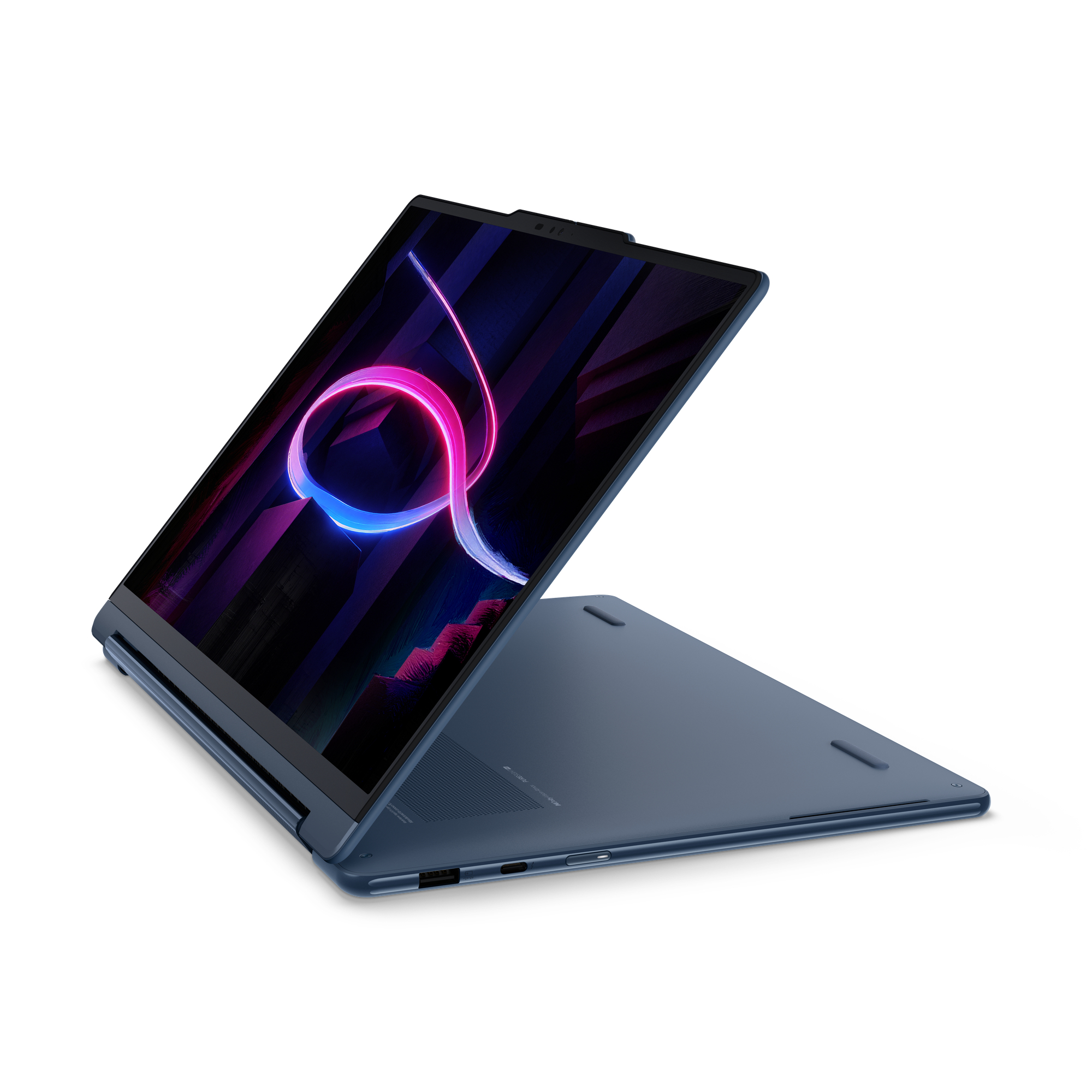 Un computer portatile blu aperto su sfondo bianco, lo schermo mostra un'onda di luce luminosa.