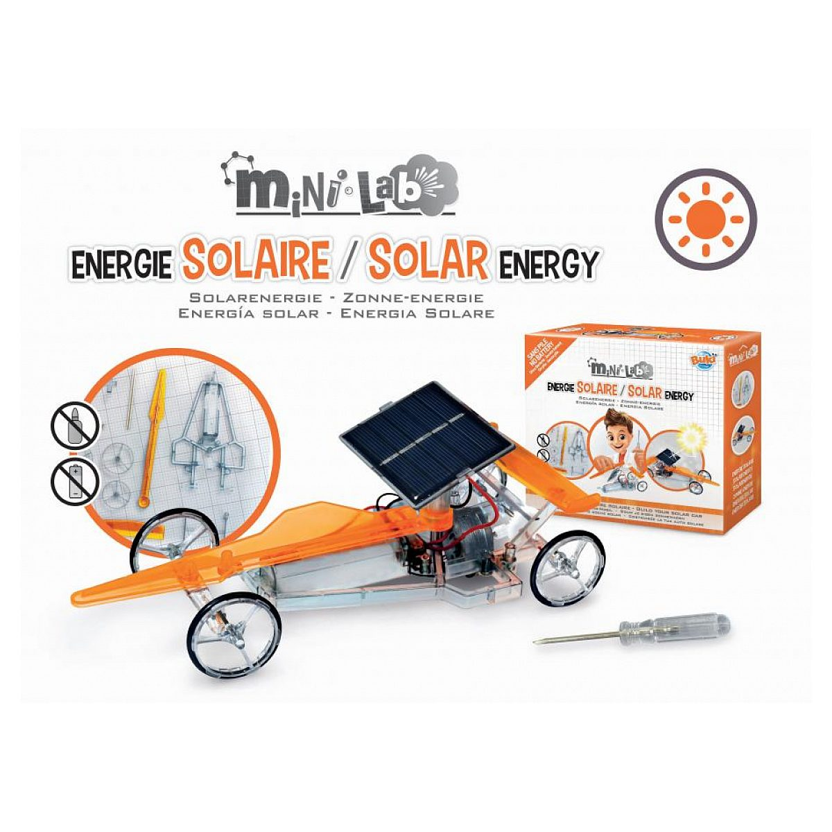 Ein Bausatz für ein solarbetriebenes Spielzeugauto mit Modulen, Werkzeug und Verpackung auf weißem Hintergrund.