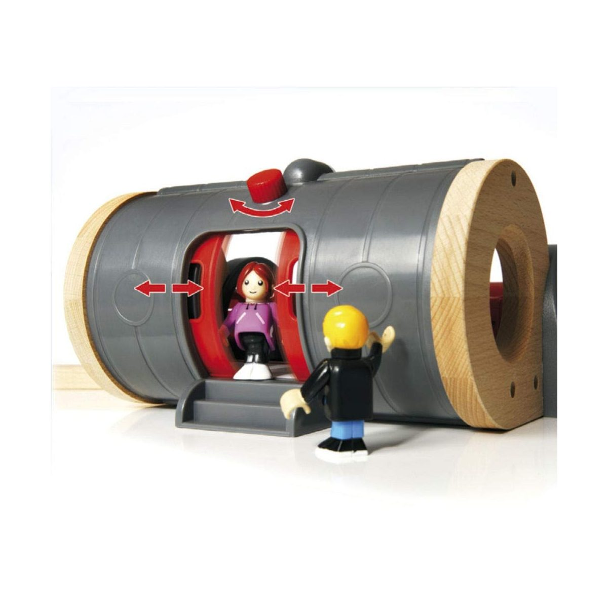 Ein grauer Spielzeugtunnel mit Holzenden und zwei kleinen Figuren, eine im Tunnel und eine davor.