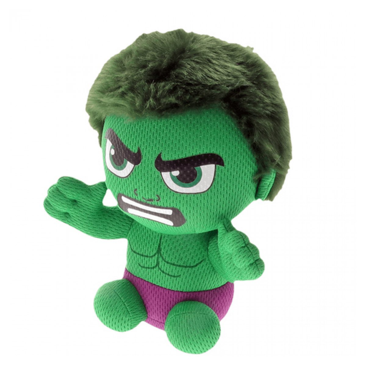 Eine grüne Hulk-Plüschfigur mit lila Shorts sitzt auf weißem Hintergrund.