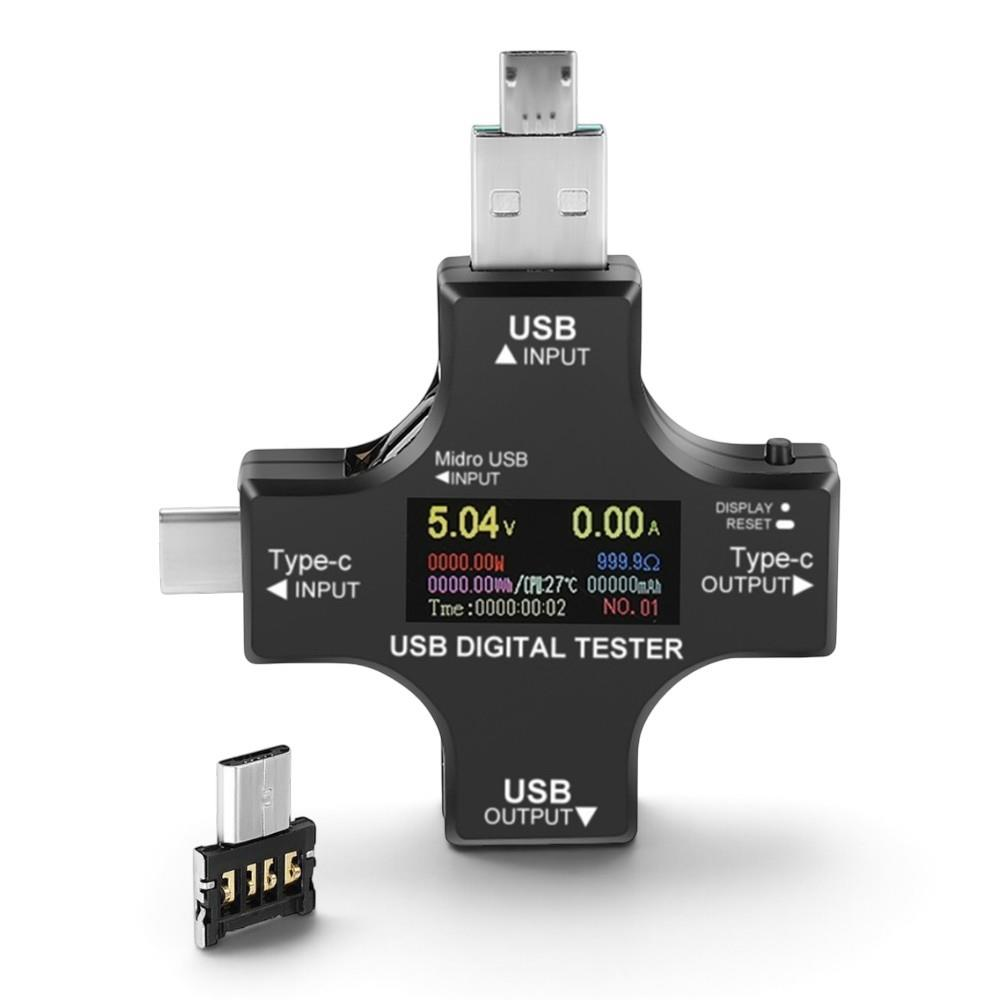 Voltaj ve akımı gösteren dijital ekranlı, çoklu bağlantı noktalı ve adaptörlü siyah bir USB dijital test cihazı.