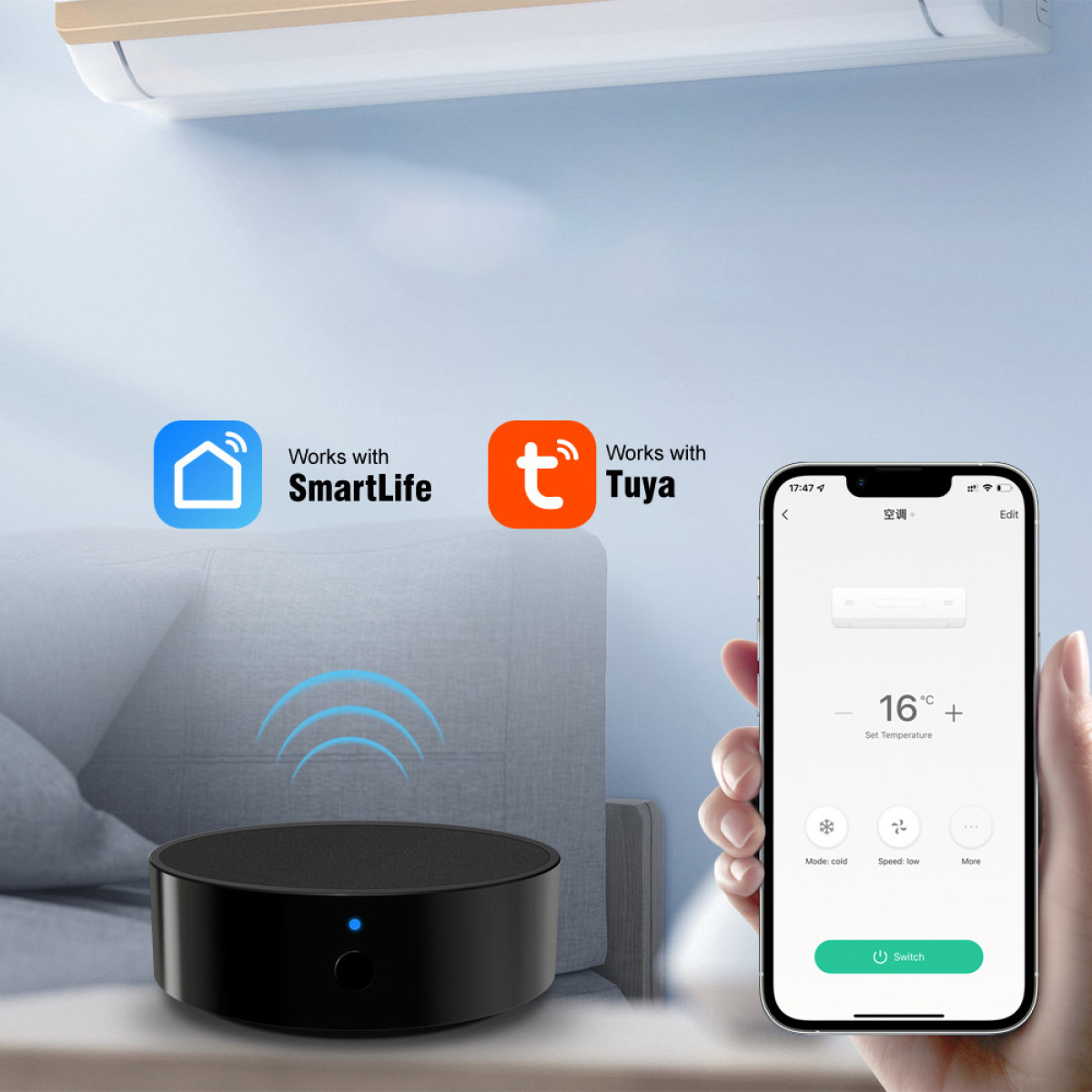 Ein Smartphone zeigt eine AC-Steuerungs-App, während ein schwarzes Smart-Hub-Gerät drahtlos Signale sendet.
