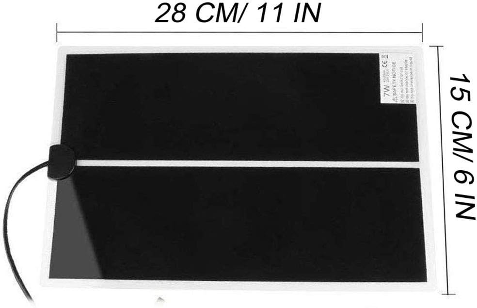 Eine rechteckige, schwarze Heizmatte mit weißen Rändern und Maßen von 28 cm mal 15 cm und angeschlossenem Kabel.