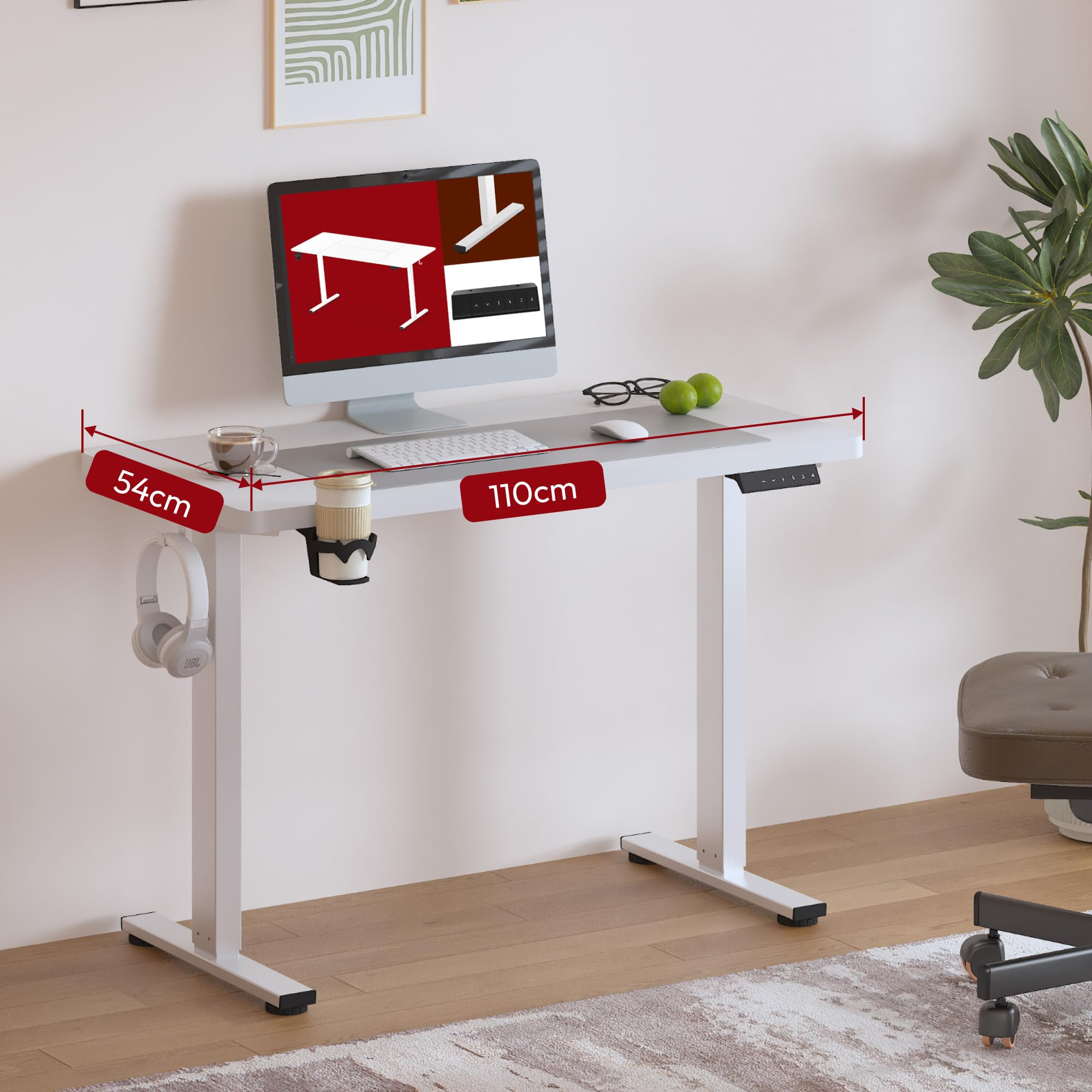 Un bureau debout blanc avec ordinateur, porte-gobelet, casque et des flèches de 110cm par 54cm.