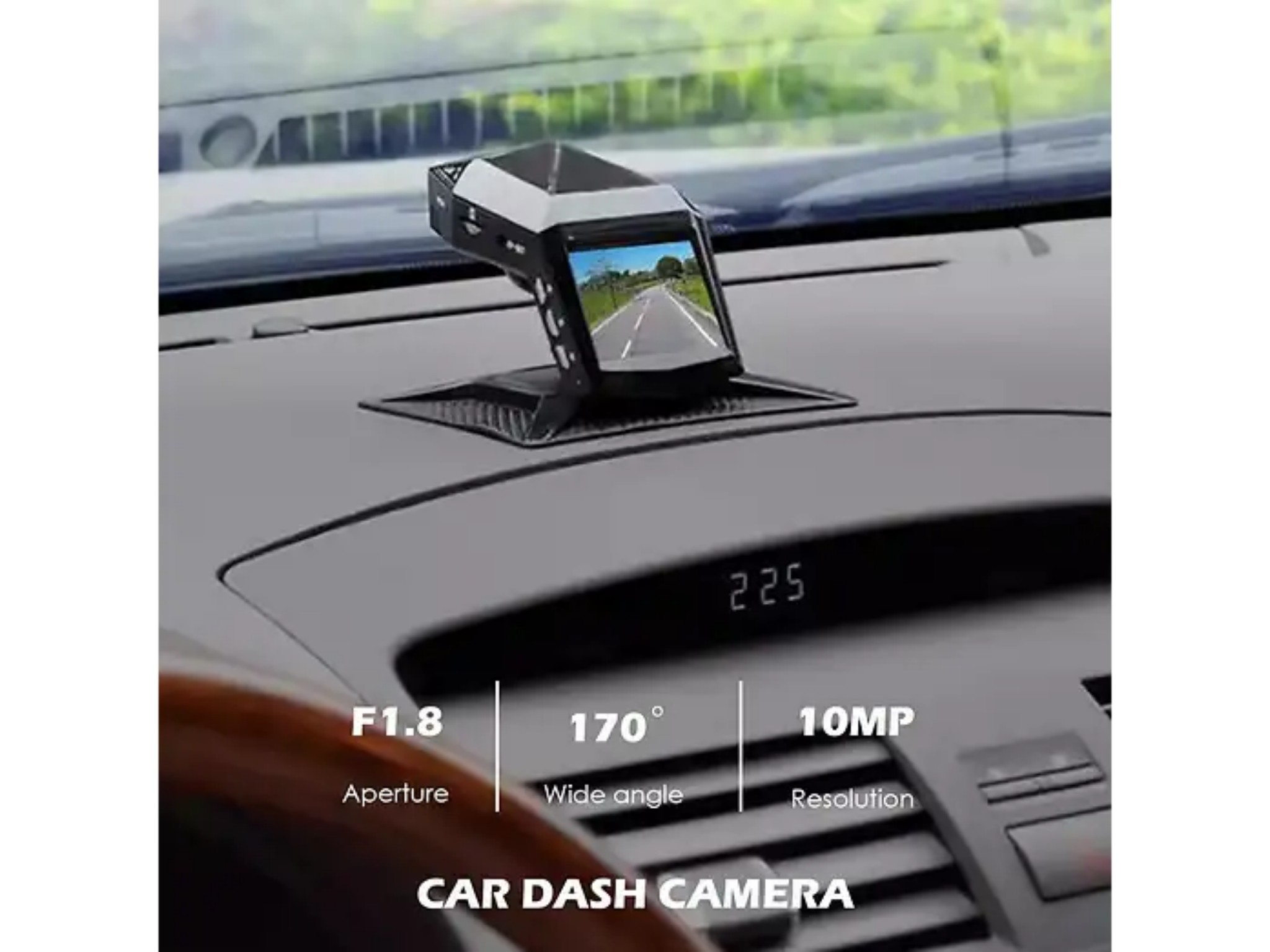 Eine Autokamera auf dem Armaturenbrett mit F1.8 Blende, 170-Grad-Weitwinkel und 10MP Auflösung.
