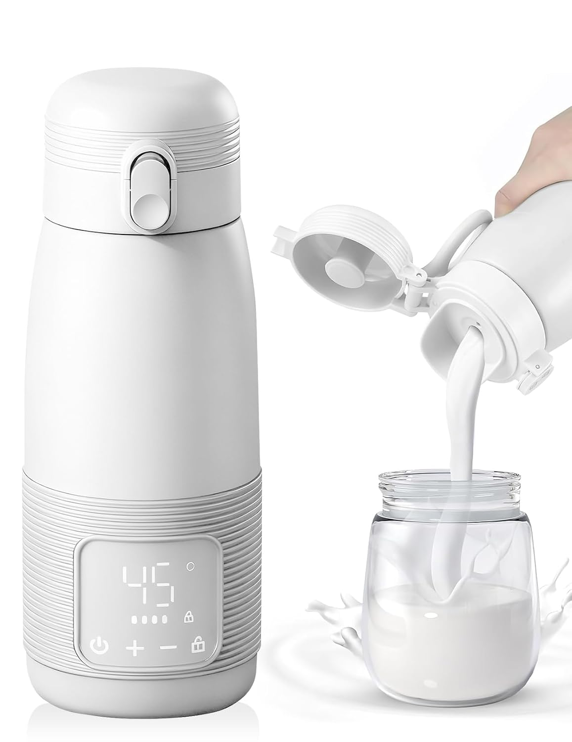 Eine weiße Thermoskanne steht neben einer Kanne, die Milch in ein Glas gießt.