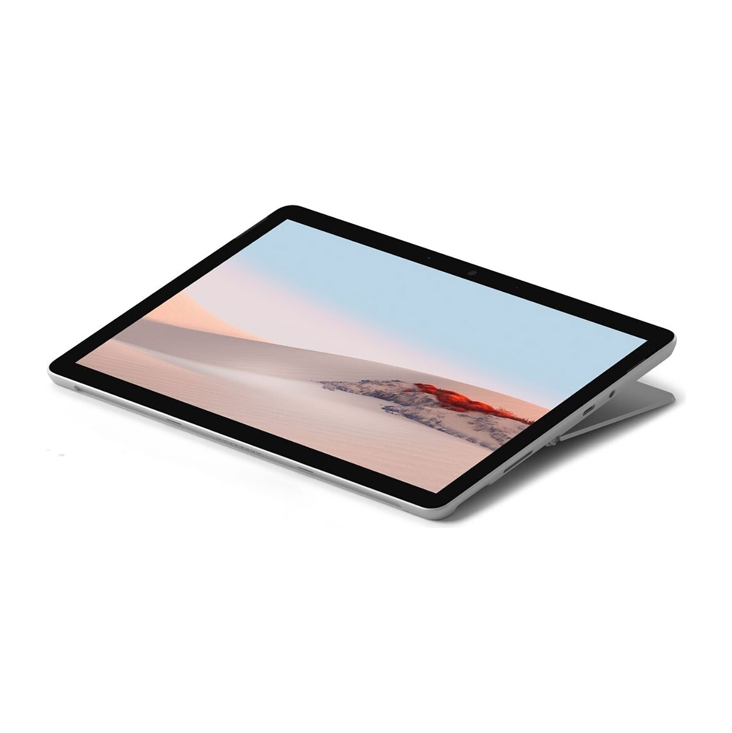 Ein silbernes Tablet mit schwarzem Rahmen steht angewinkelt auf weißem Grund und zeigt eine Wüstenlandschaft.