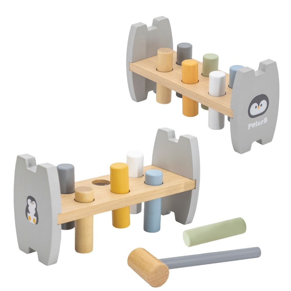 Ein hölzernes Klopfspiel mit bunten Stiften, einem Hammer und Pinguin-Motiven an den Seiten.