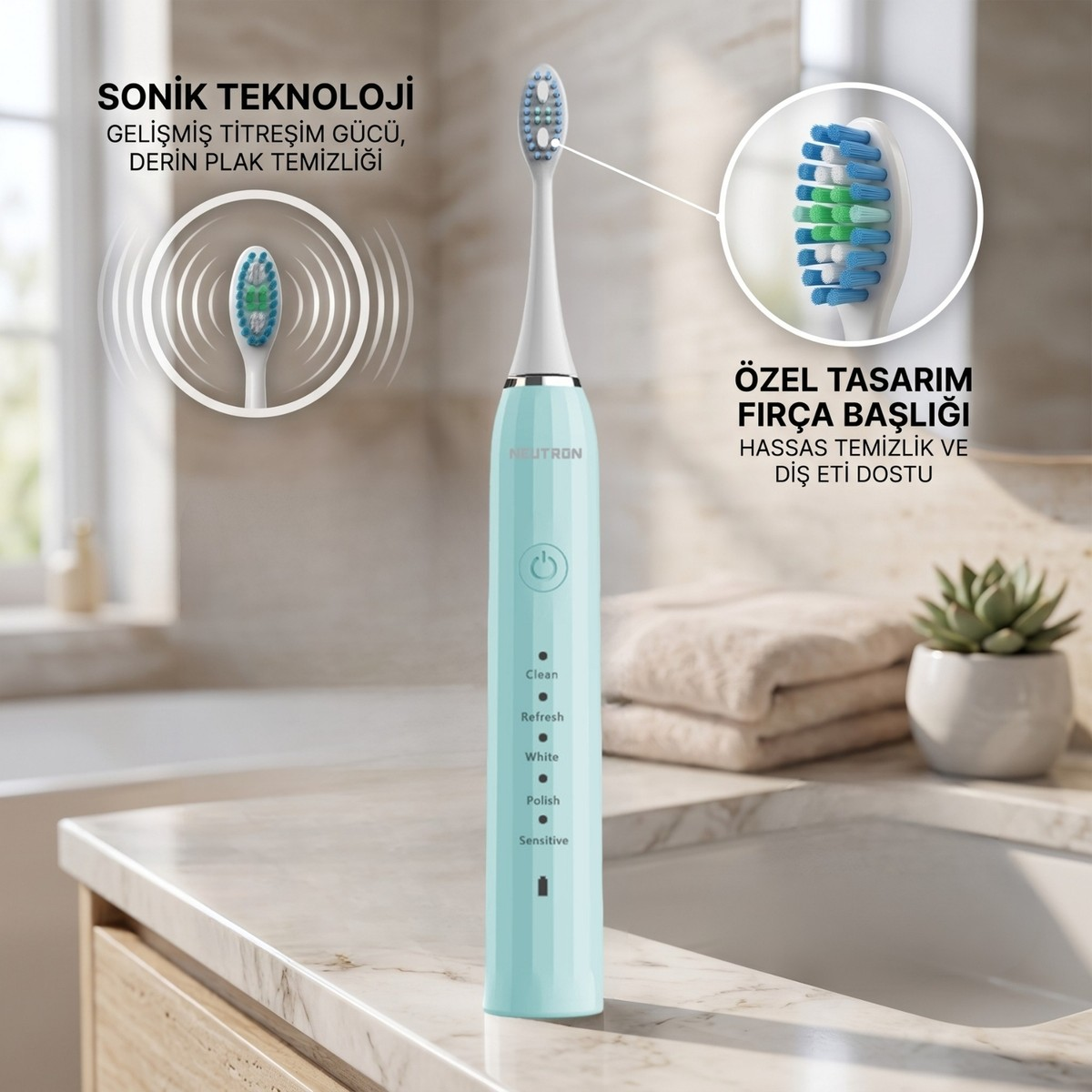 Mermer tezgahta açık mavi elektrikli diş fırçası, sonik teknolojisi ve başlık detaylarıyla.