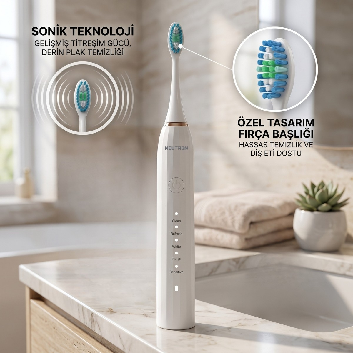 Bir banyoda mermer tezgah üzerinde duran beyaz elektrikli diş fırçası.