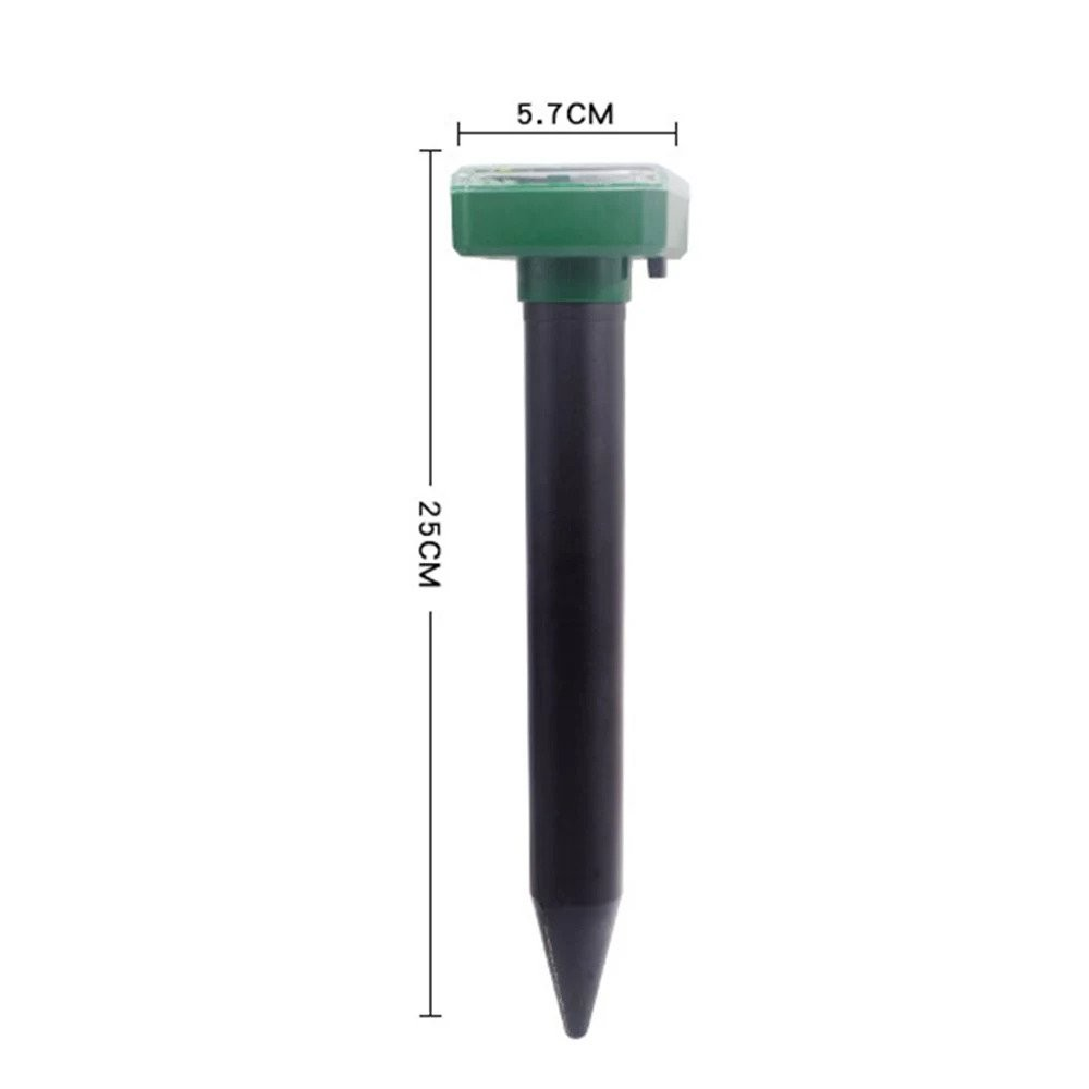25 cm yükseklik ve 5,7 cm genişlik ölçülerine sahip yeşil ve siyah toprak test cihazı.