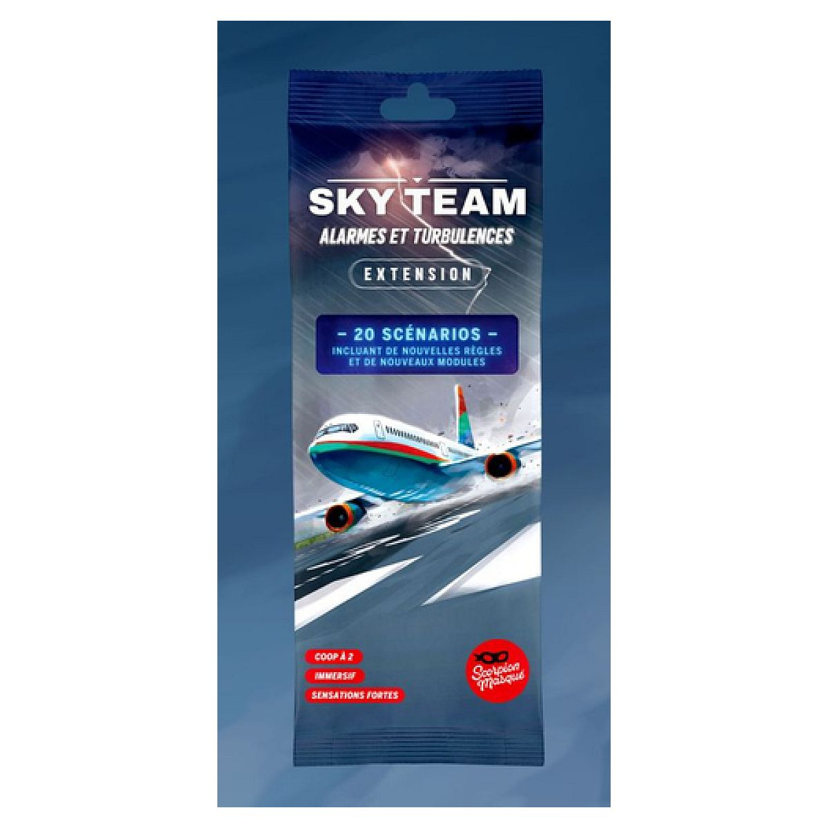 Sky Team Brettspiel-Erweiterung mit einem Flugzeug im Flug vor blauem Hintergrund.