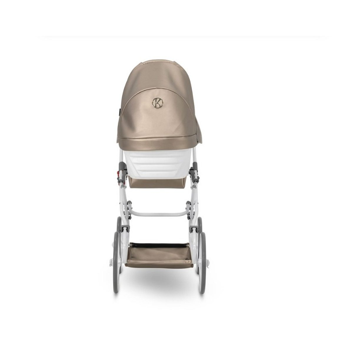 Ein weißer Kinderwagen mit bronzefarbener Haube und weißem Gestell von hinten gesehen auf weißem Hintergrund.