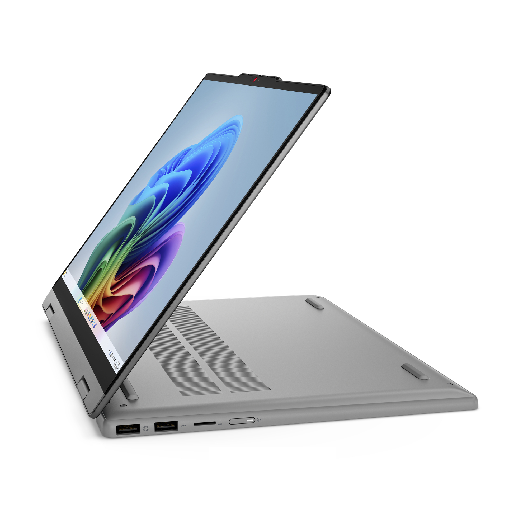 Ein grauer Laptop steht halb geöffnet auf weißem Hintergrund, der Bildschirm zeigt ein blaues Wirbelmuster.