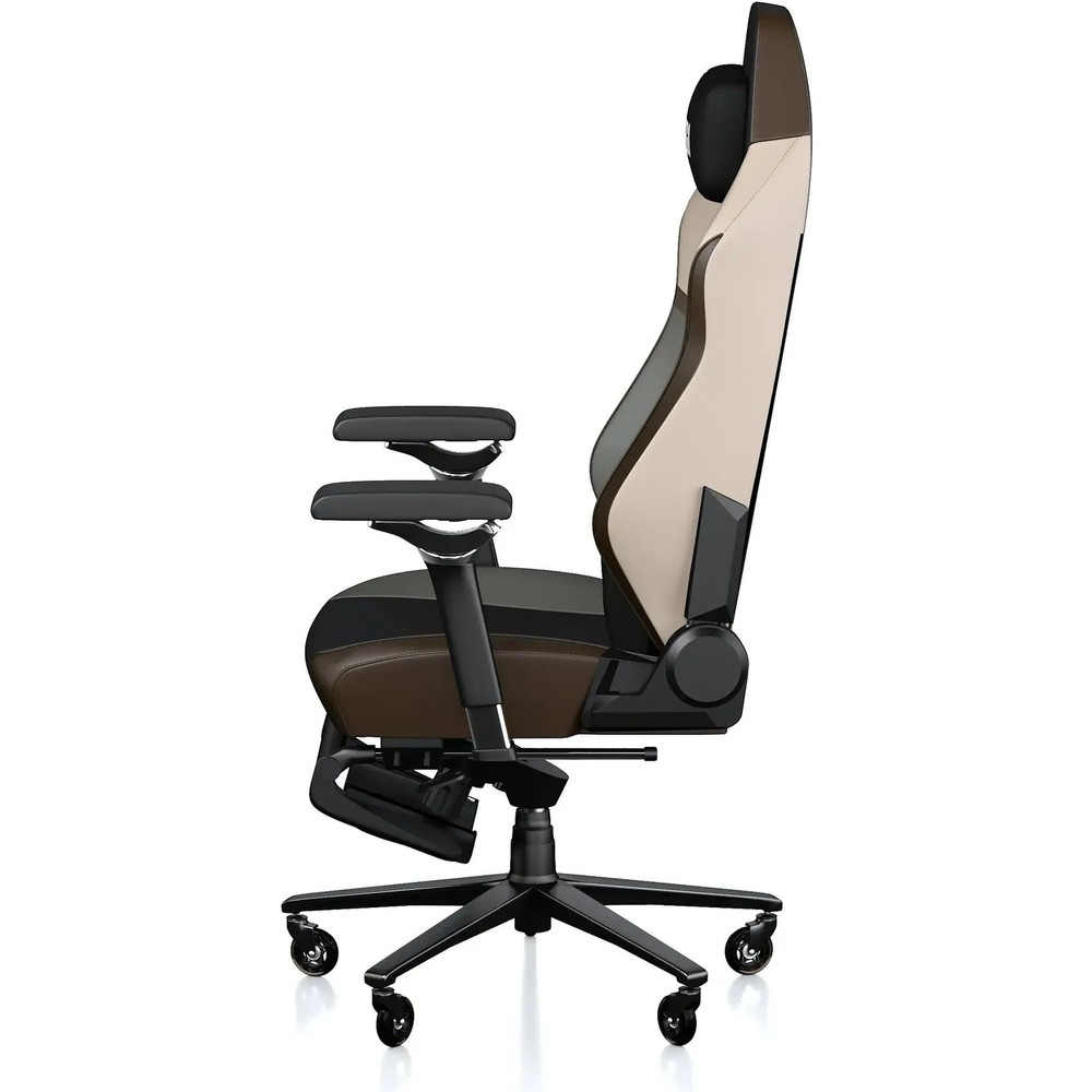 Beyaz arka planda tekerlekli, kahverengi, bej ve siyah renkli ergonomik sandalyenin yan görünümü.