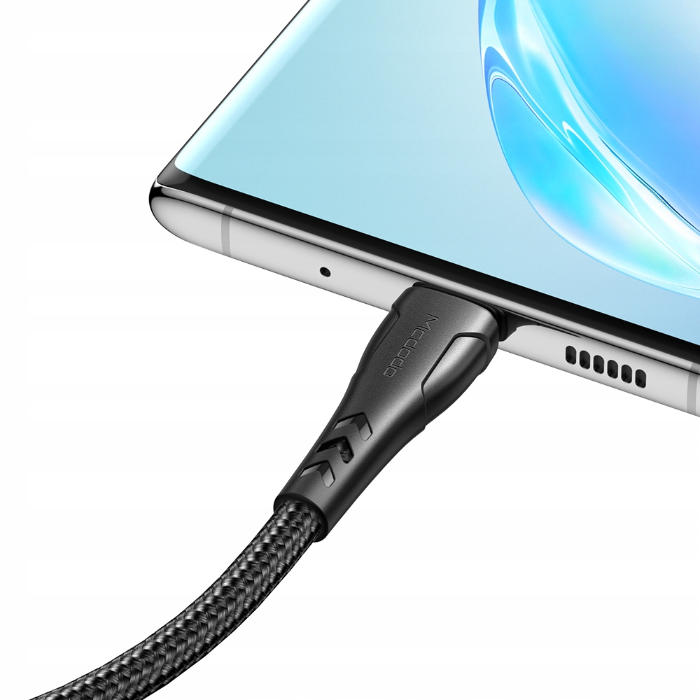 Un cavo di ricarica intrecciato nero è collegato alla parte inferiore di un moderno smartphone.