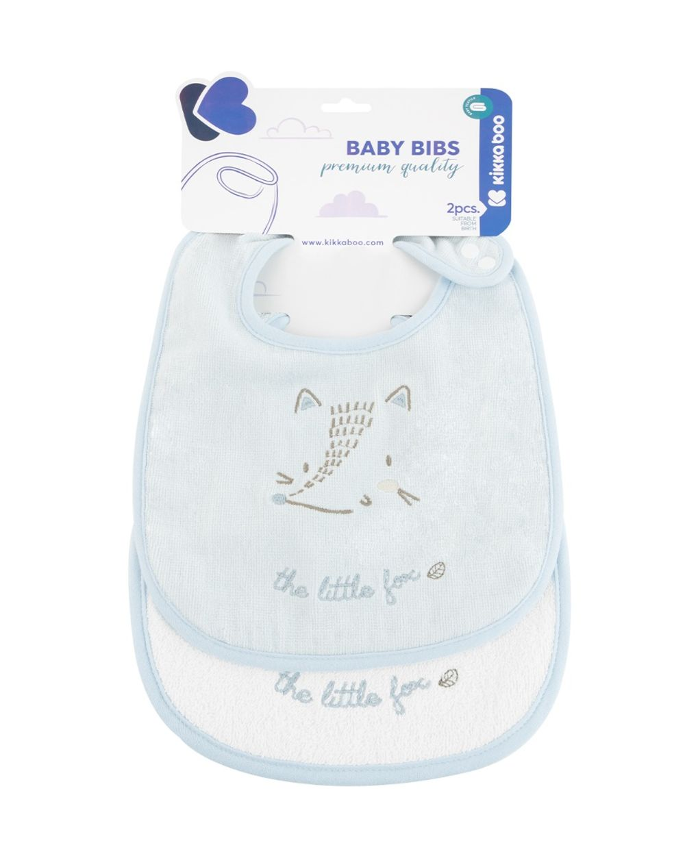 Zwei hellblaue Baby-Lätzchen mit Katzenmotiv und dem Text "the little fox" auf einer Verkaufskarte.