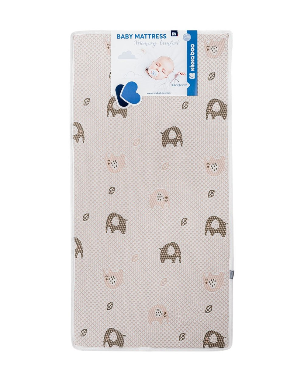 Eine Babymatratze mit beige-weißem Netzmuster, braunen und rosa Elefanten sowie KikkaBoo-Etikett.