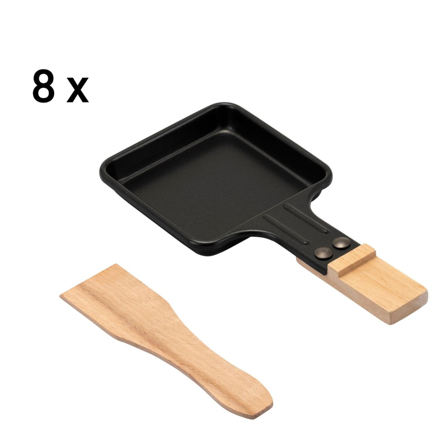 Eine kleine schwarze Raclette-Pfanne mit Holzgriff und ein passender Holzspatel, angezeigt mit "8 x".