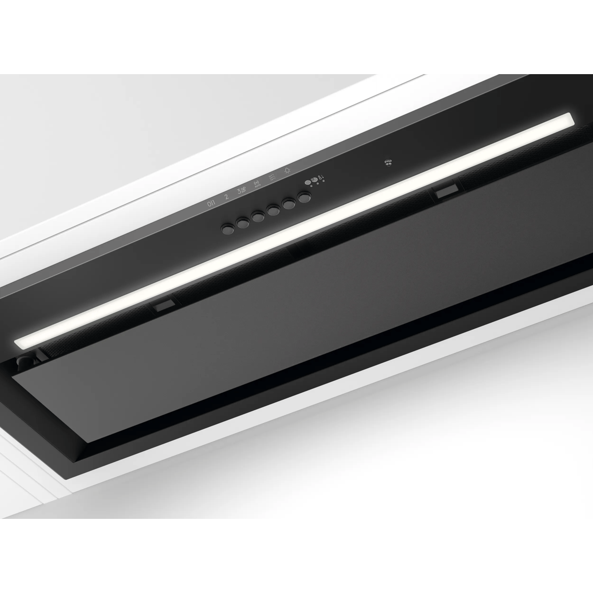 Moderna campana extractora blanca y negra con botones y tira LED brillante.
