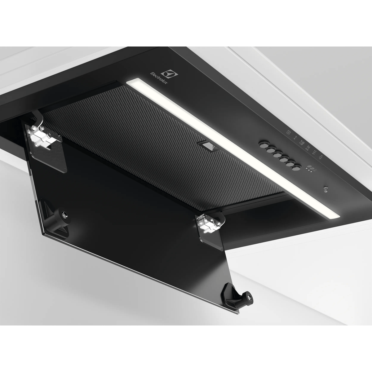 Vista inferior de una campana extractora Electrolux negra con panel de vidrio abierto e iluminación LED.