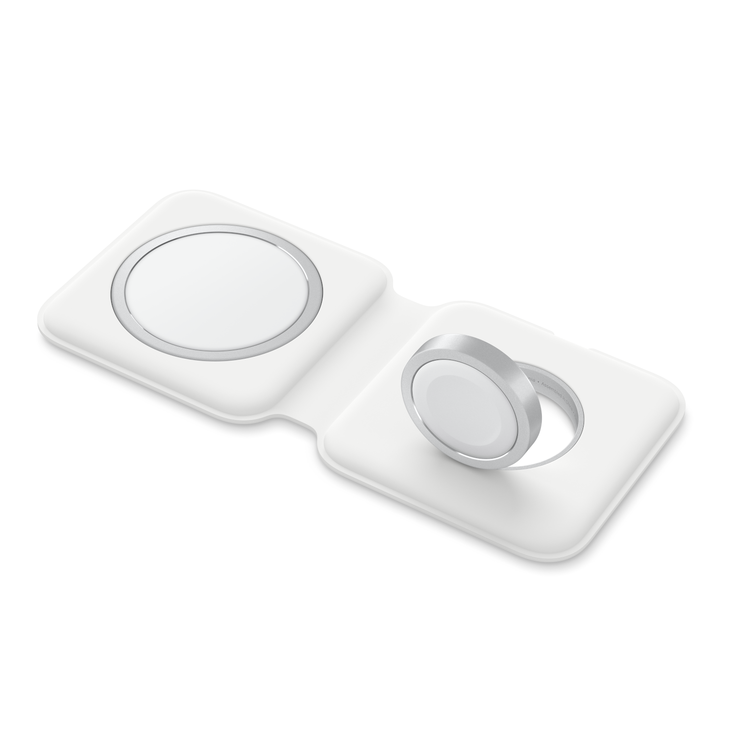 Ein weißes MagSafe Duo kabelloses Ladegerät mit flacher Telefonfläche und erhobenem Uhrenlader.