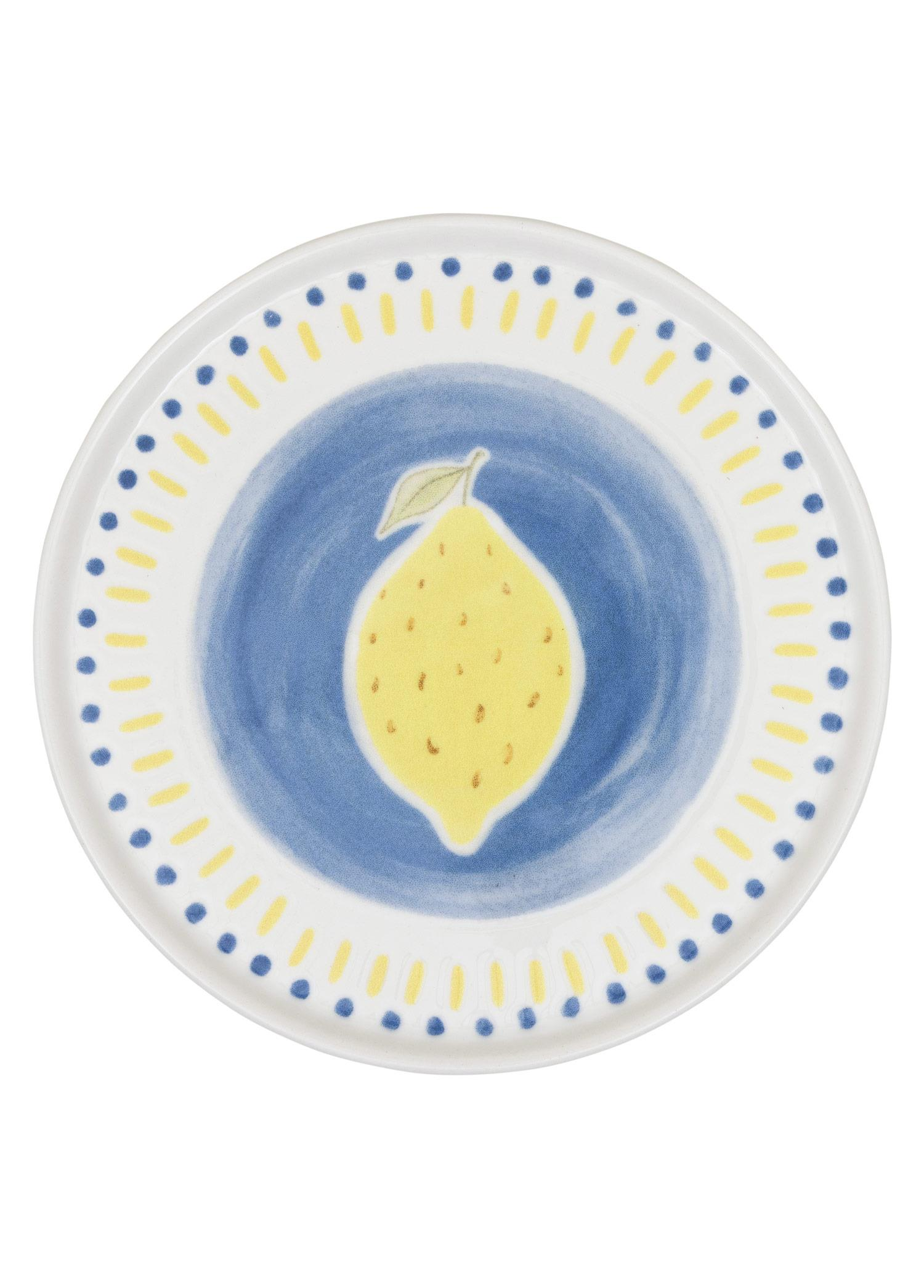 Ortasında sarı limon bulunan mavi daireli, mavi noktalar ve sarı çizgilerle çevrili beyaz bir tabak.