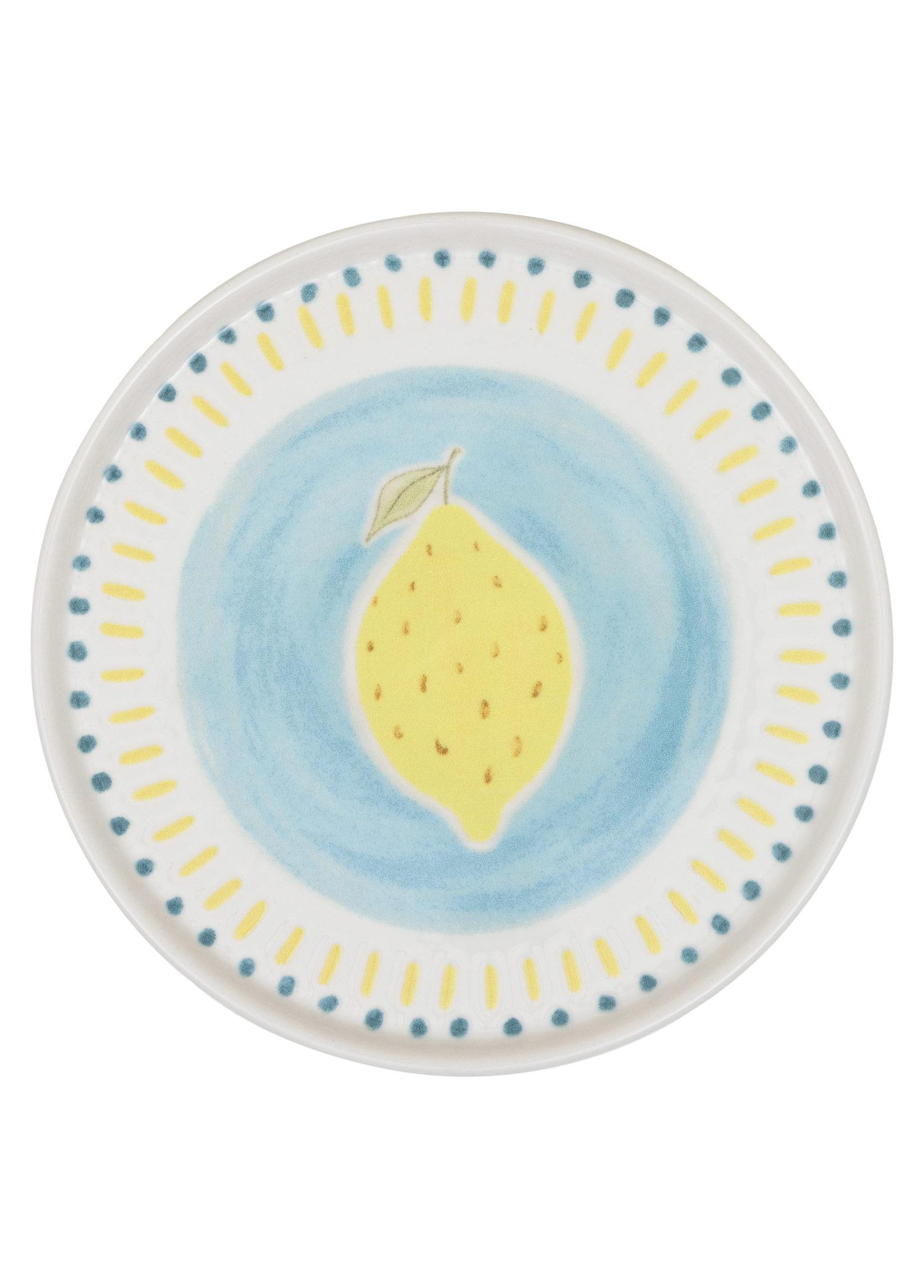 Ortasında bir limon bulunan, mavi ve sarı desenli beyaz bir tabak.
