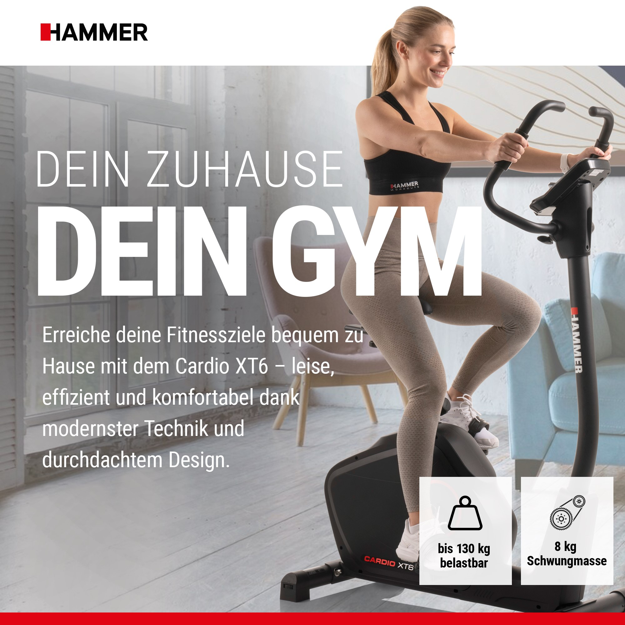 Eine lächelnde Frau trainiert auf einem Hammer Cardio XT6 Heimtrainer in einem hellen, modernen Wohnzimmer.