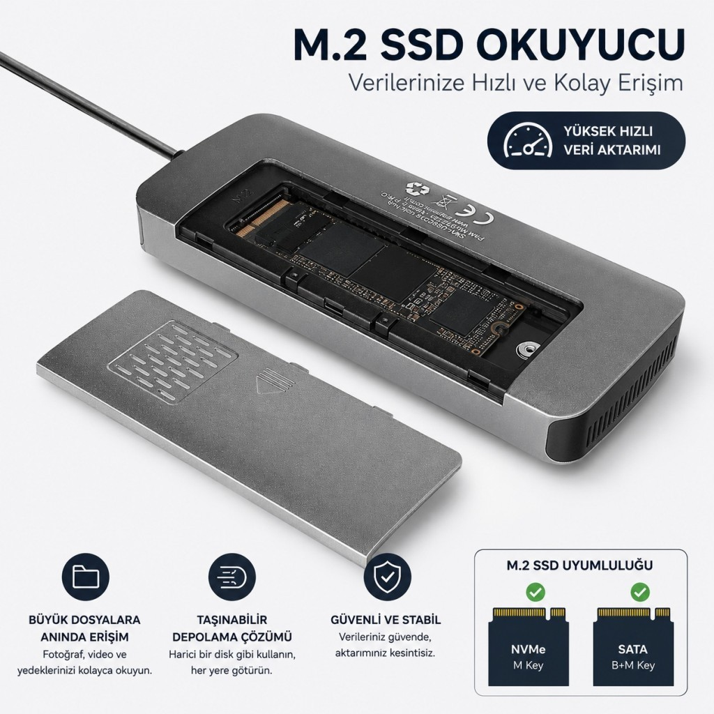 İçinde SSD takılı ve kapağı açık gri renkli M.2 SSD okuyucu.