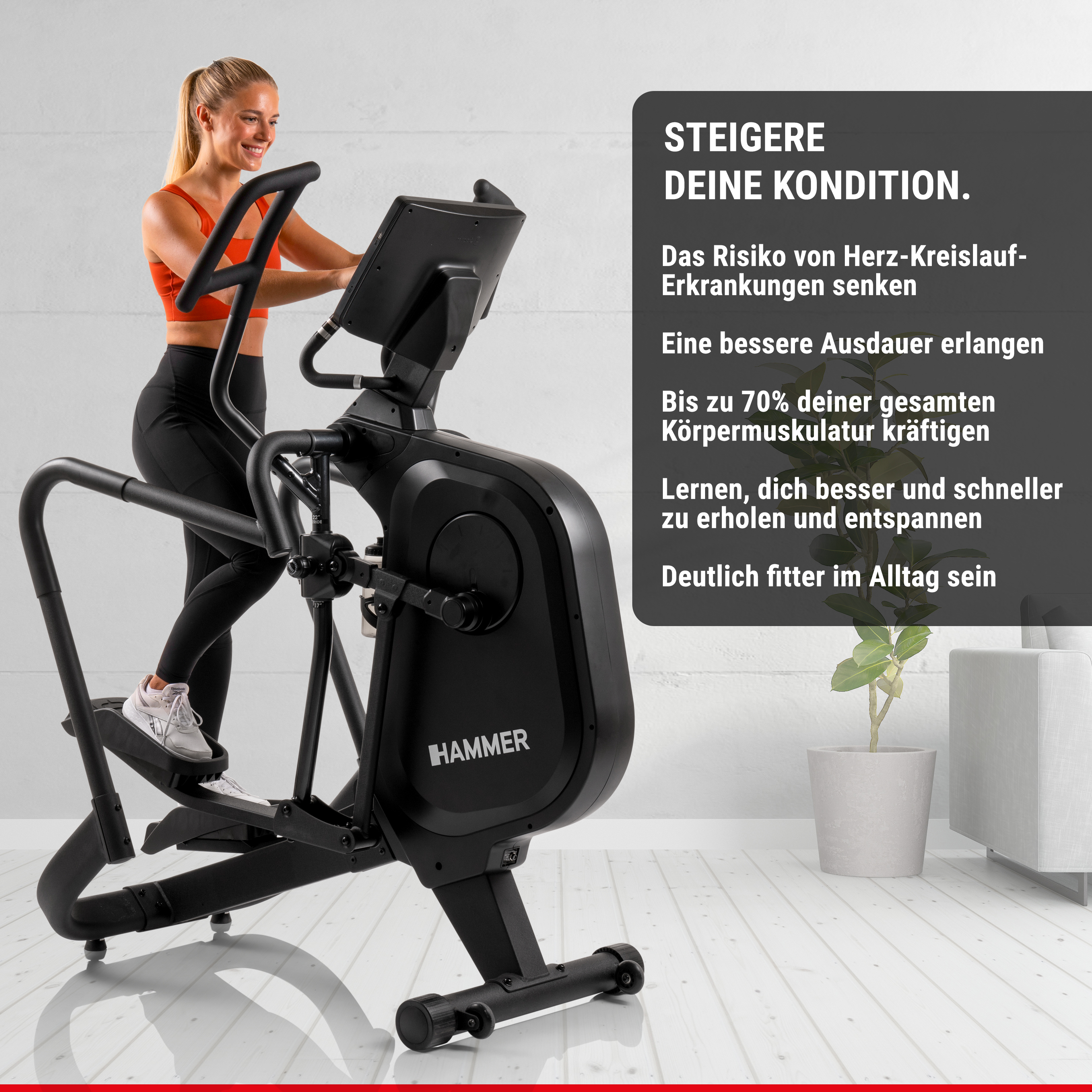 Eine blonde Frau trainiert auf einem schwarzen Crosstrainer von Hammer in einem hellen Raum.