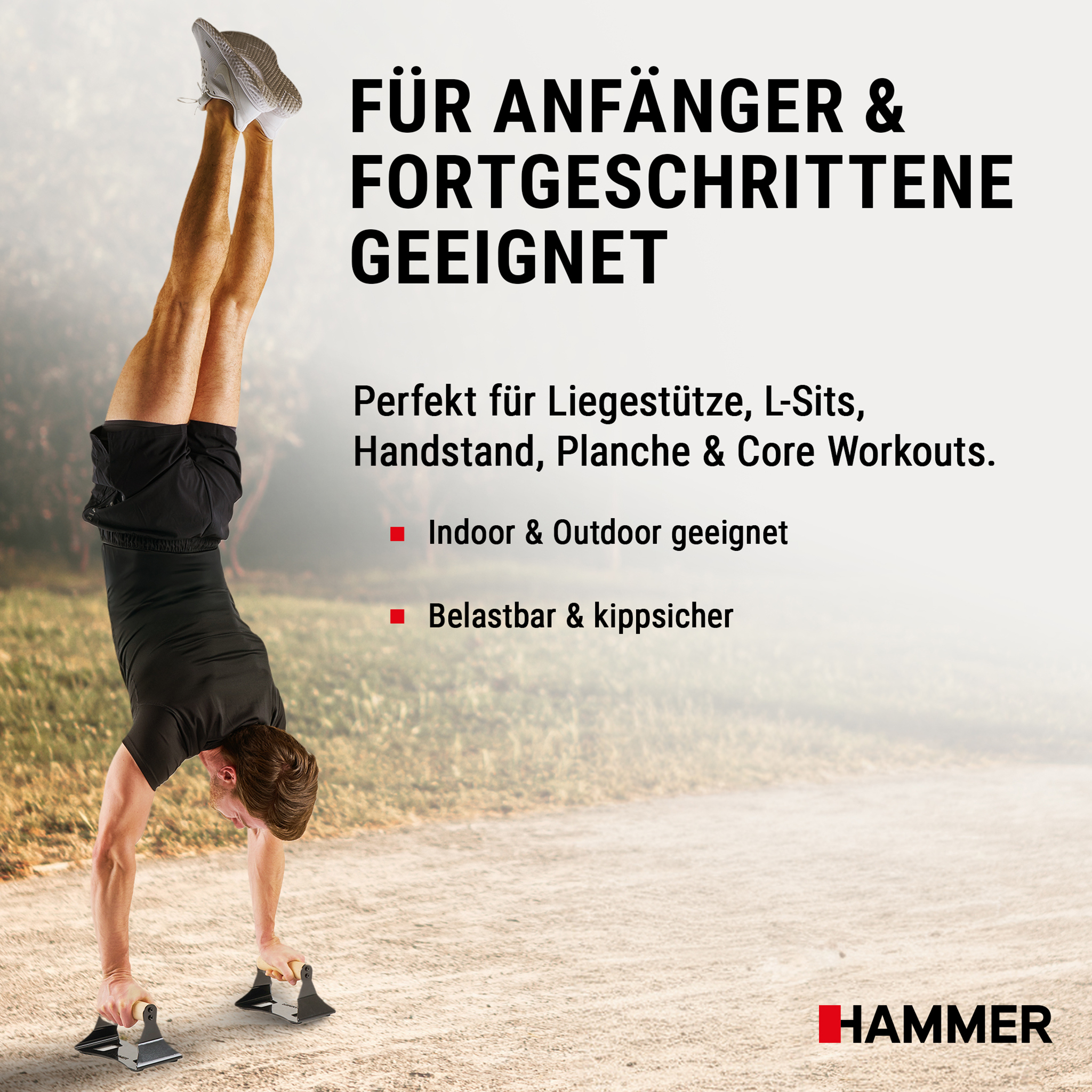 Ein Mann macht draußen einen Handstand auf Liegestützgriffen, mit deutschem Werbetext rechts.