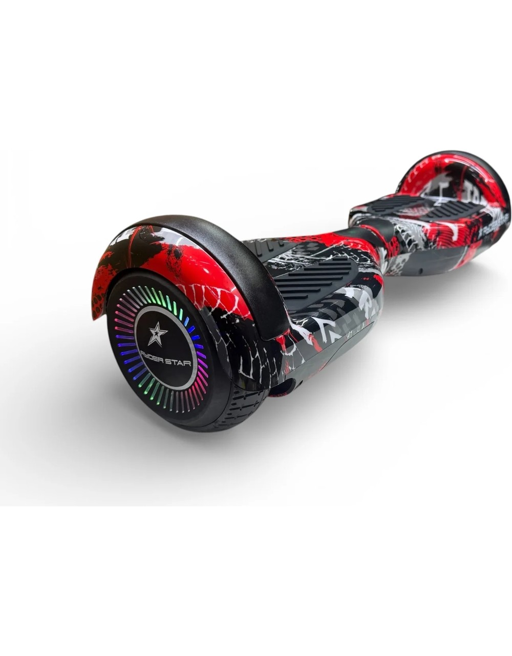 Kırmızı ve beyaz graffiti desenli, renkli LED ışıklı tekerleklere sahip siyah bir hoverboard, beyaz arka planda.