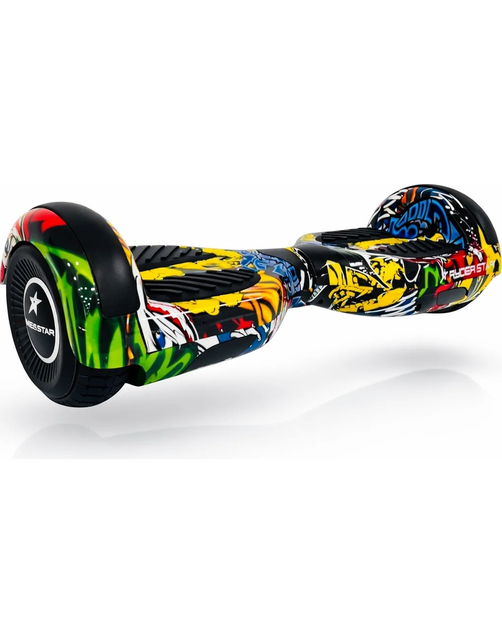 Beyaz arka planda renkli grafiti desenli, siyah tekerlekli ve kaymaz ayak pedli bir hoverboard.