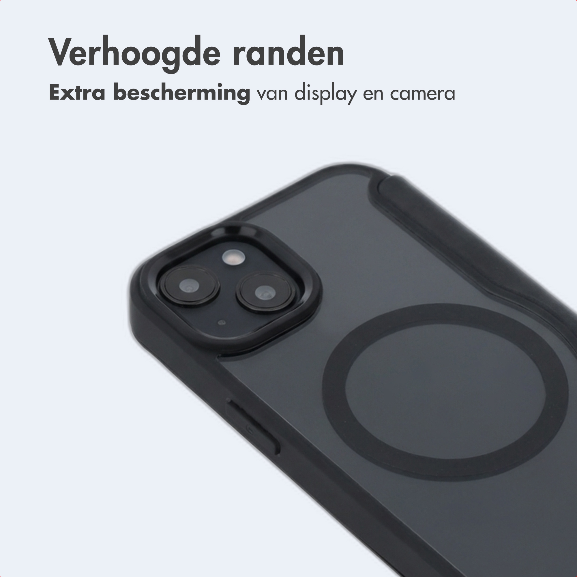 Erhöhte Ränder bieten zusätzlichen Schutz für Display und Kamera einer schwarzen Smartphone-Hülle.