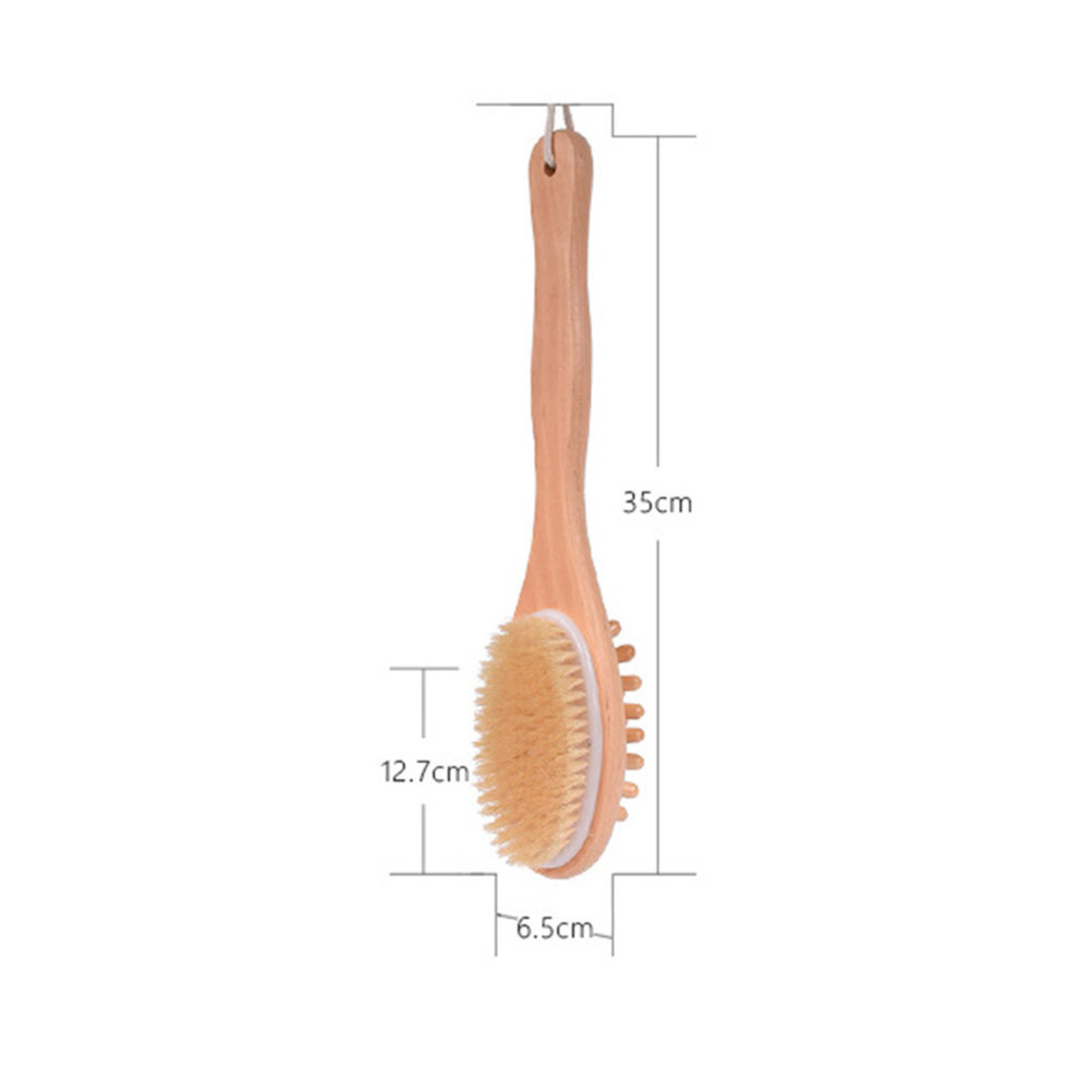 Badebürste aus Holz mit den Maßen 35 cm Länge, 12,7 cm Borstenlänge und 6,5 cm Breite vor weißem Hintergrund.