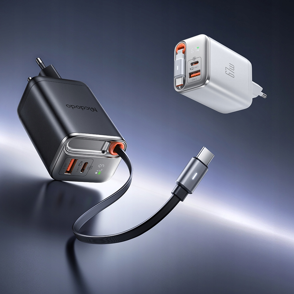 Gri arka planda entegre kablolu siyah ve beyaz 67W USB-C duvar şarj cihazı.