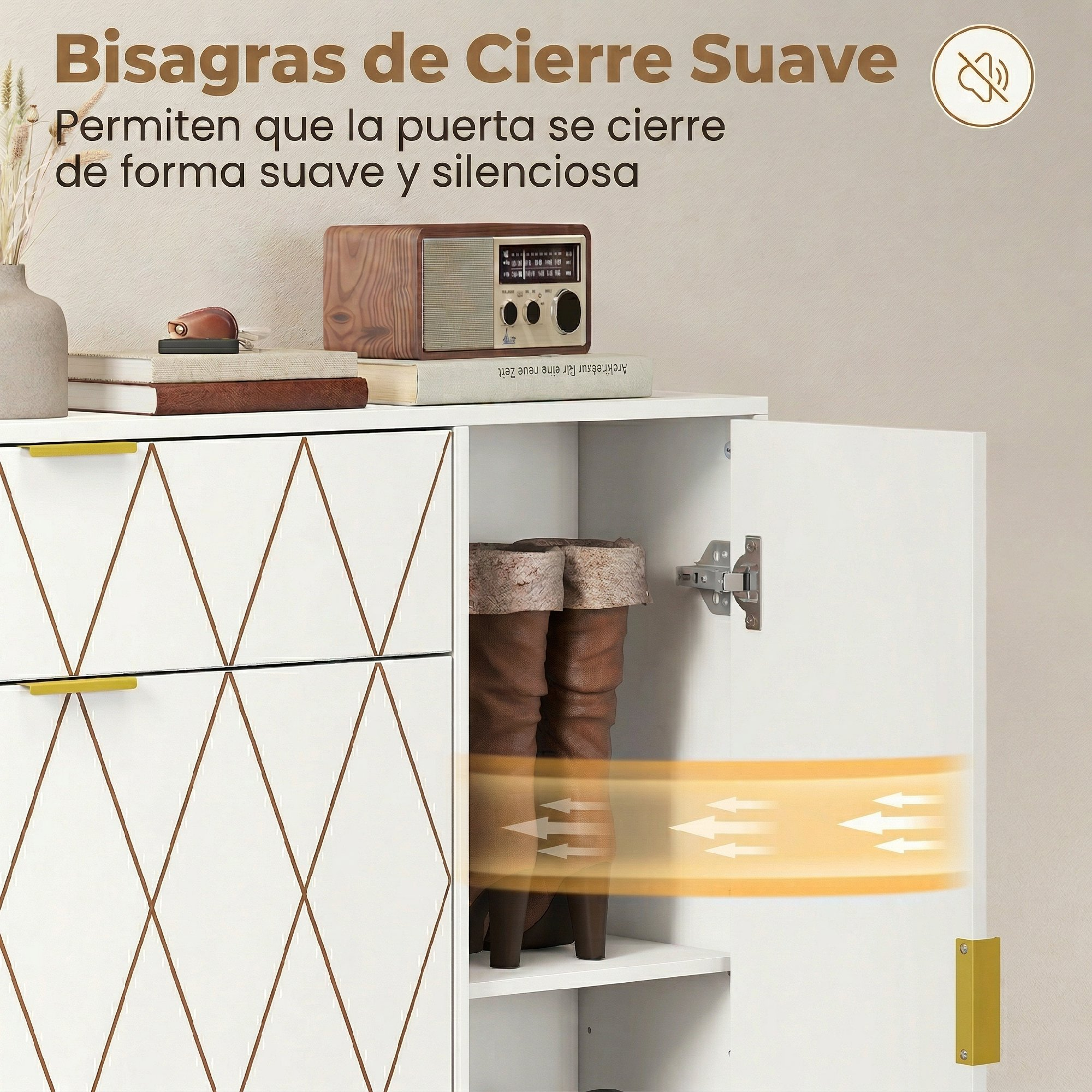 Armario blanco con bisagras de cierre suave, botas dentro y objetos decorativos encima.