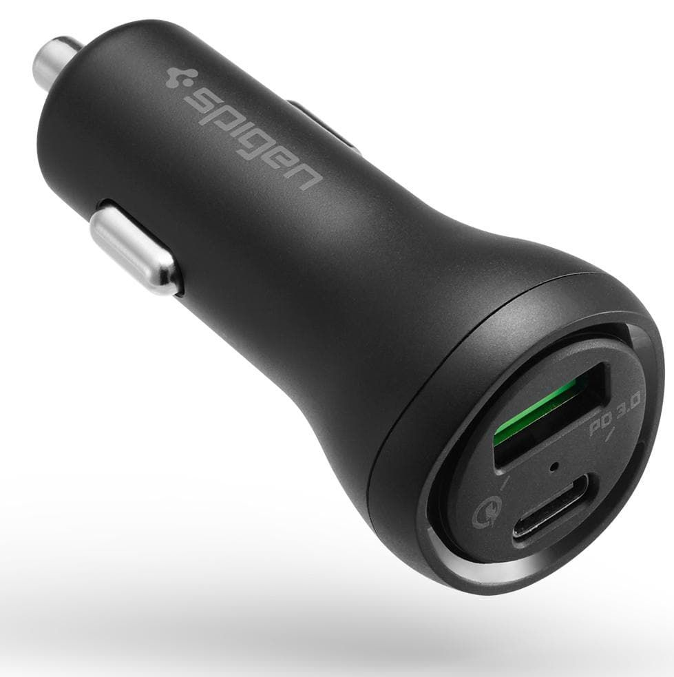 Caricabatterie per auto Spigen nero con porte USB-A e USB-C su sfondo bianco.