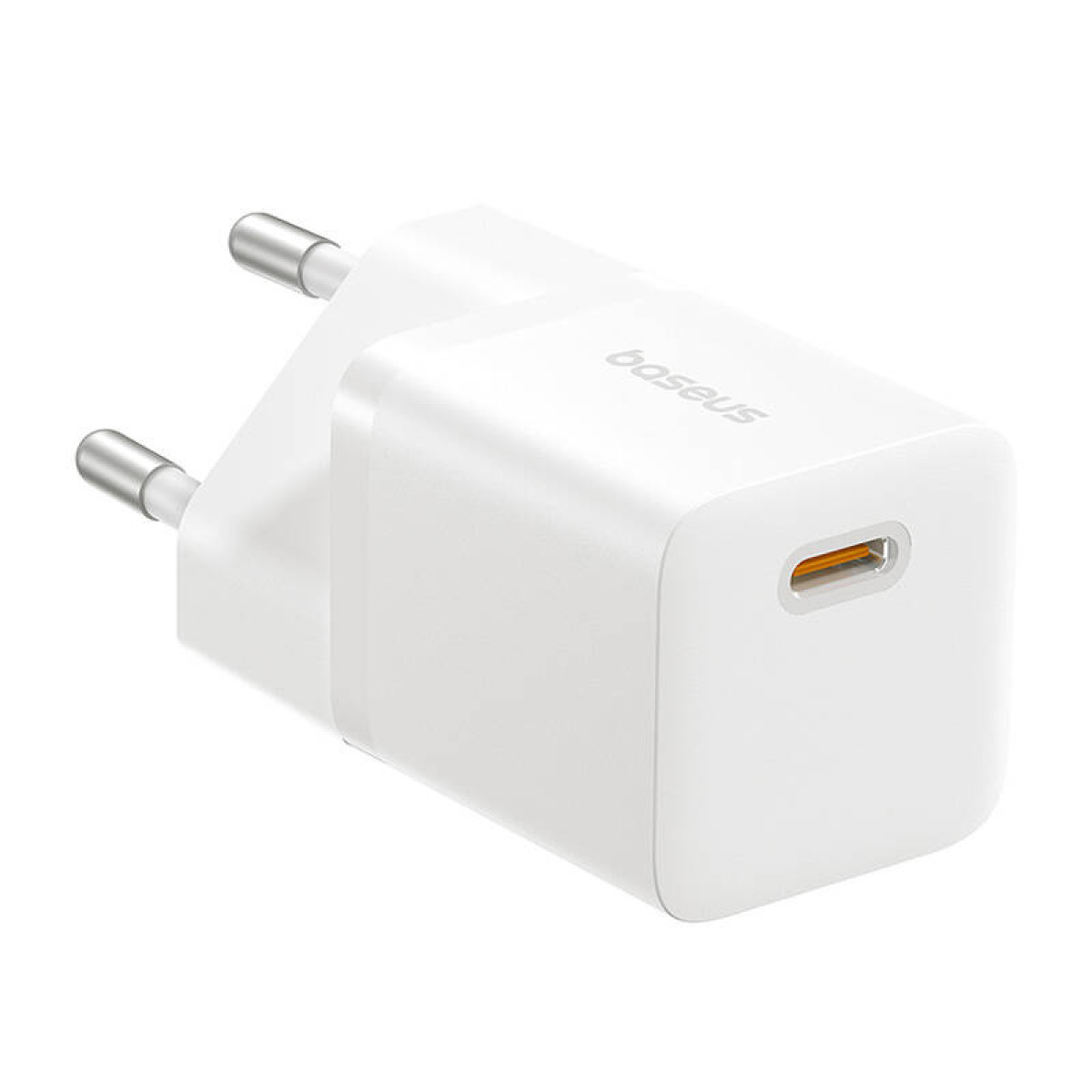 Un caricabatterie da muro Baseus bianco con due spinotti e una porta USB-C su sfondo bianco.