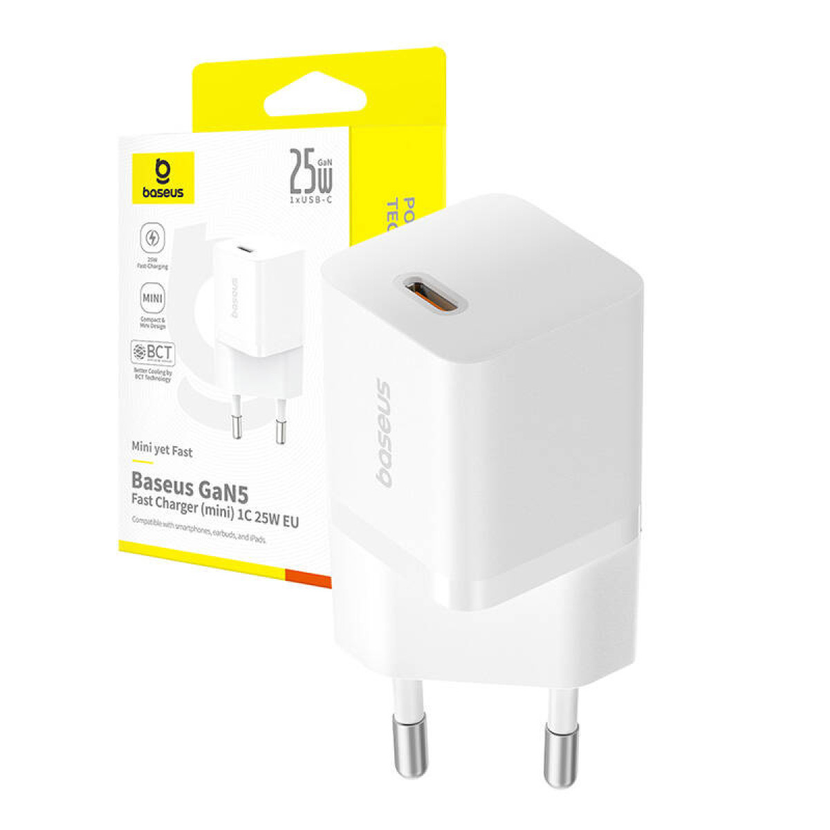 Un caricabatterie rapido USB-C Baseus GaN5 bianco davanti alla sua confezione gialla e bianca.