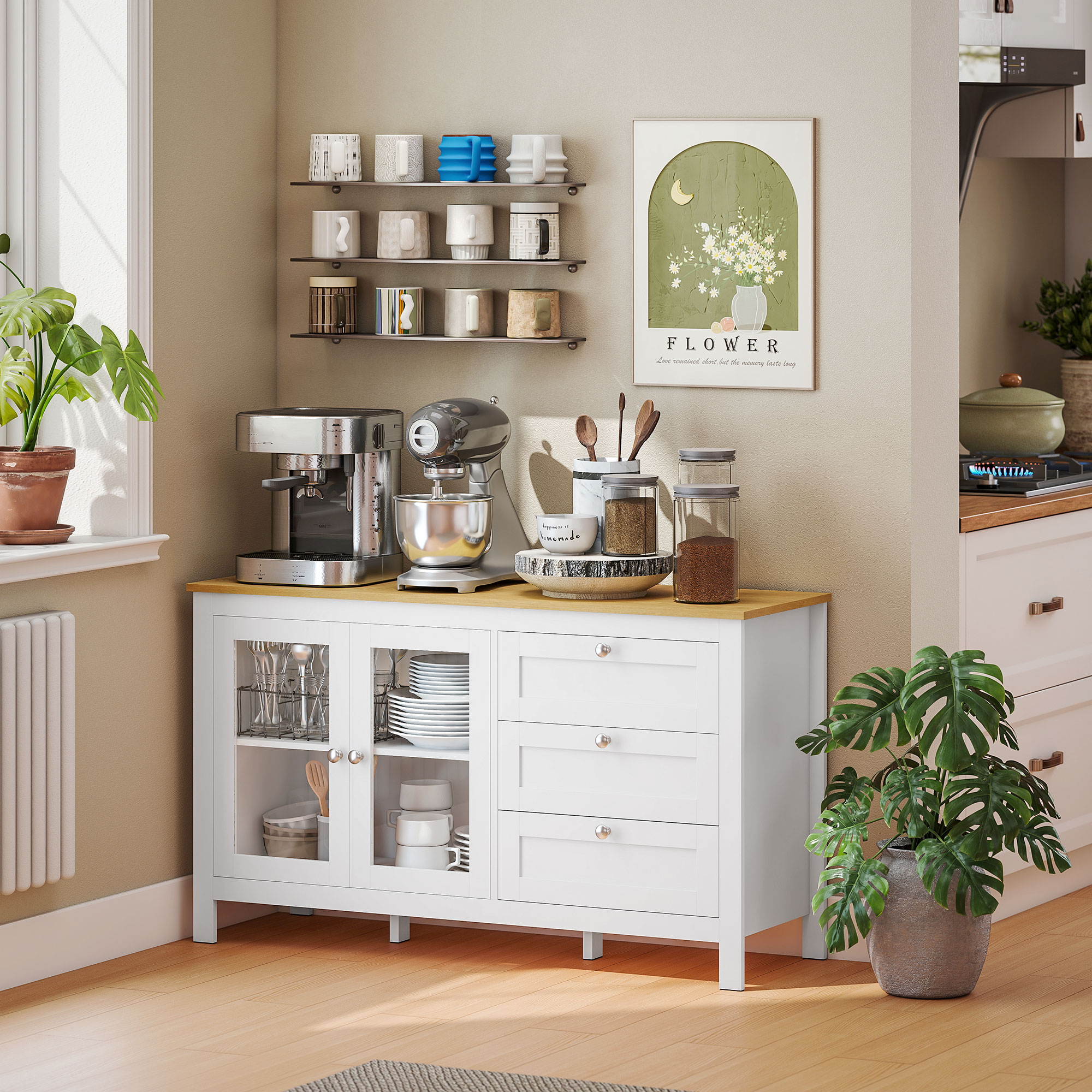 Un mueble de cocina blanco con cafetera, batidora, tarros y estantes con tazas y plantas.