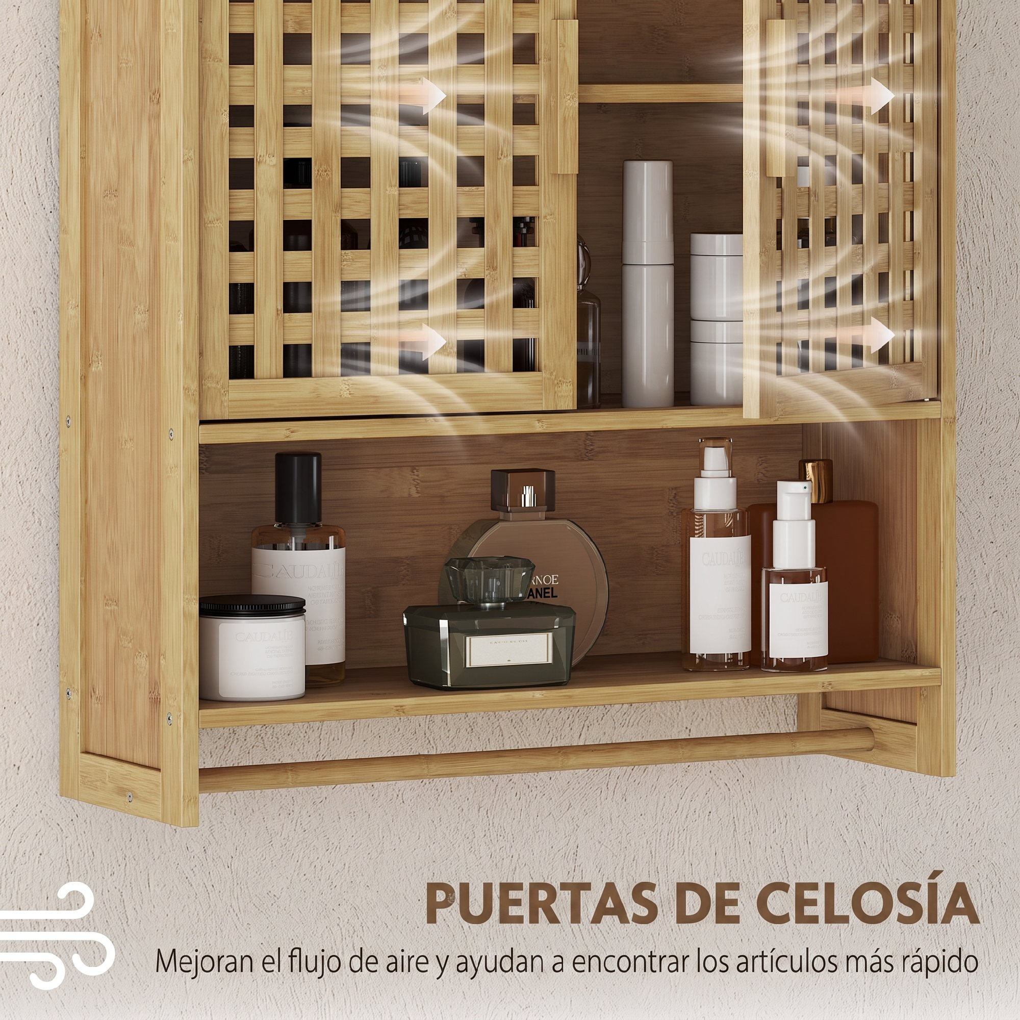 Armario de pared de bambú con puertas de celosía y botellas.